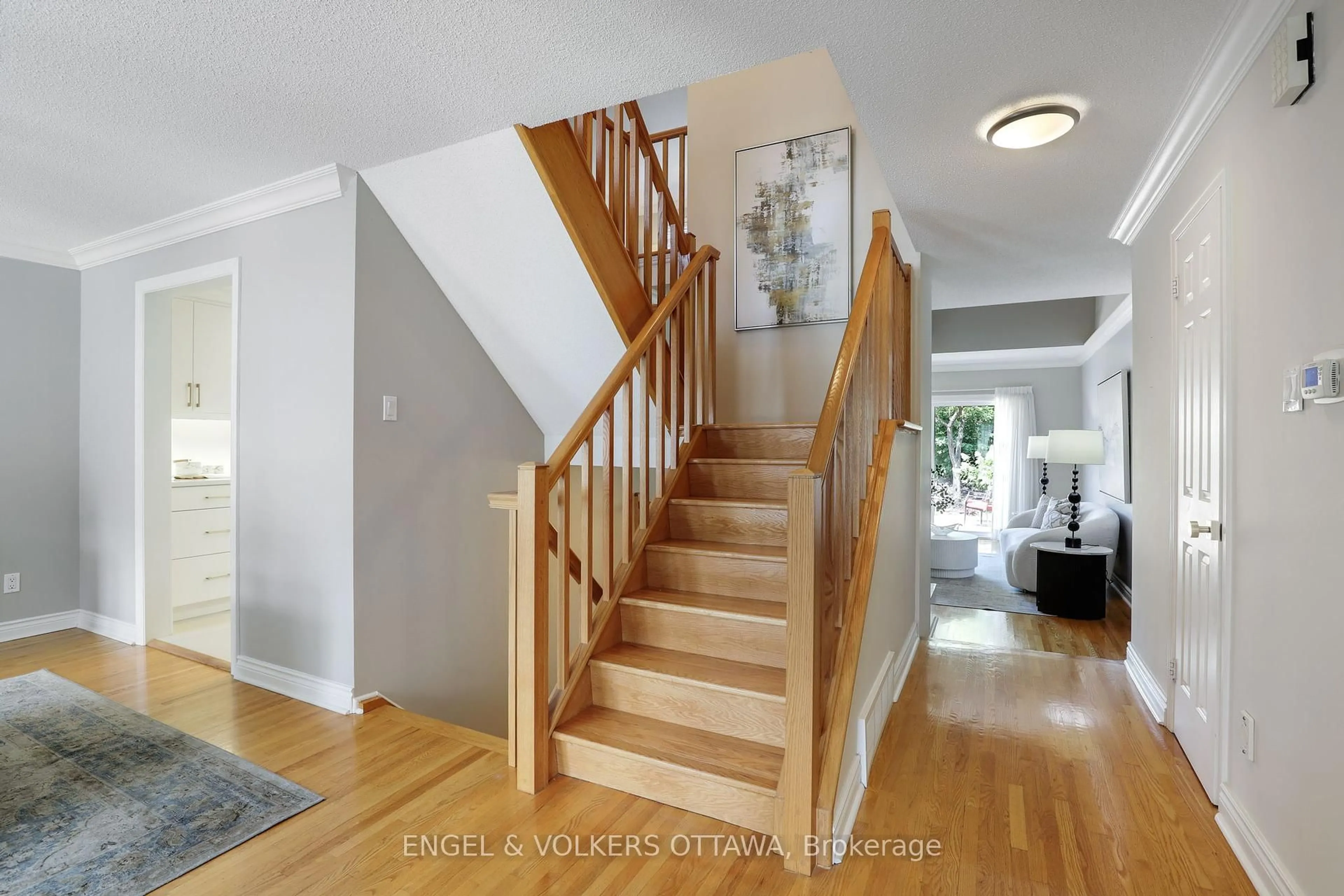Stairs for 29 Chatsworth Cres, Ottawa Ontario K1V 9Z1