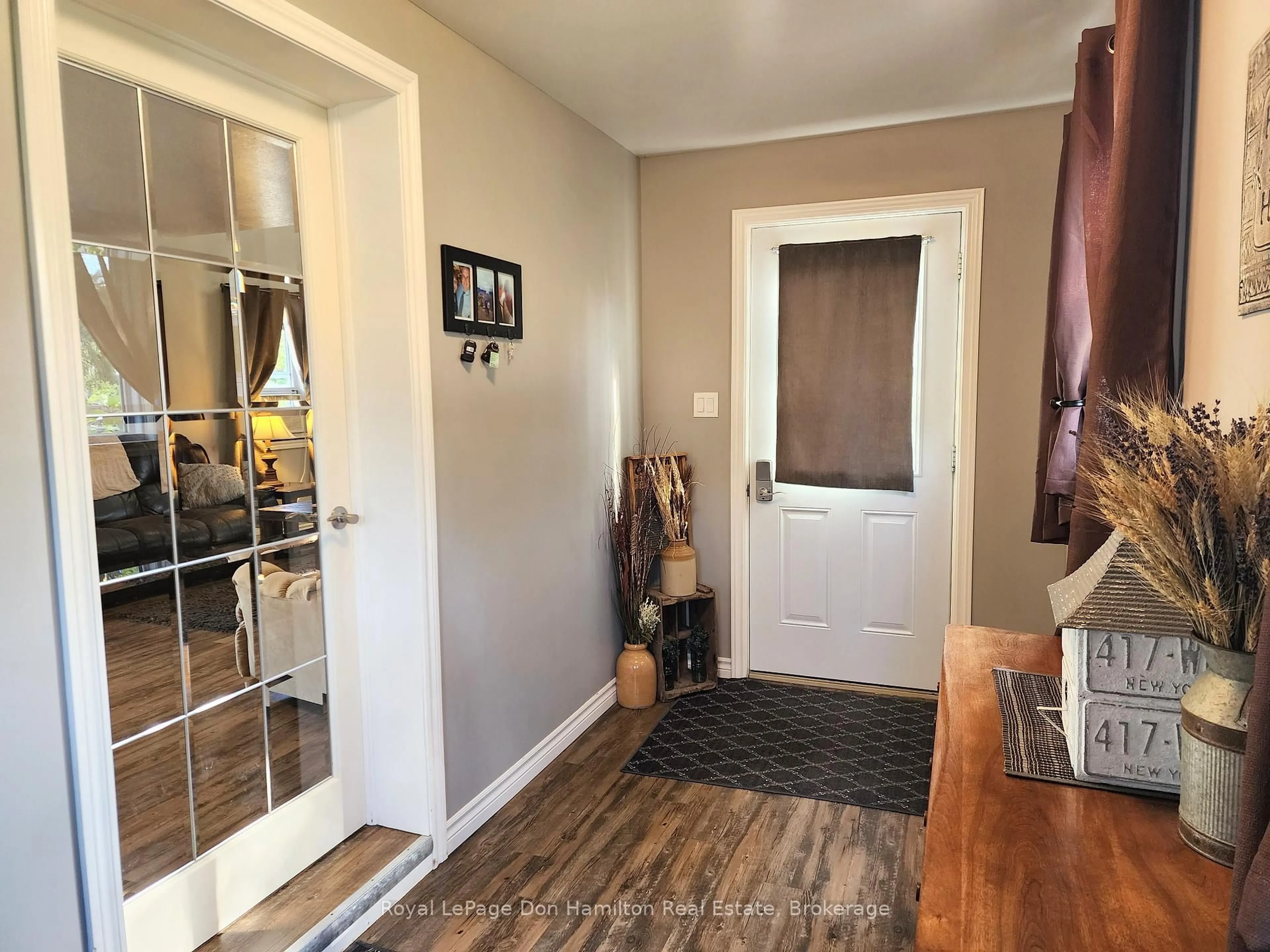 Indoor entryway for 85122 Ethel Line, Huron East Ontario N0G 1T0