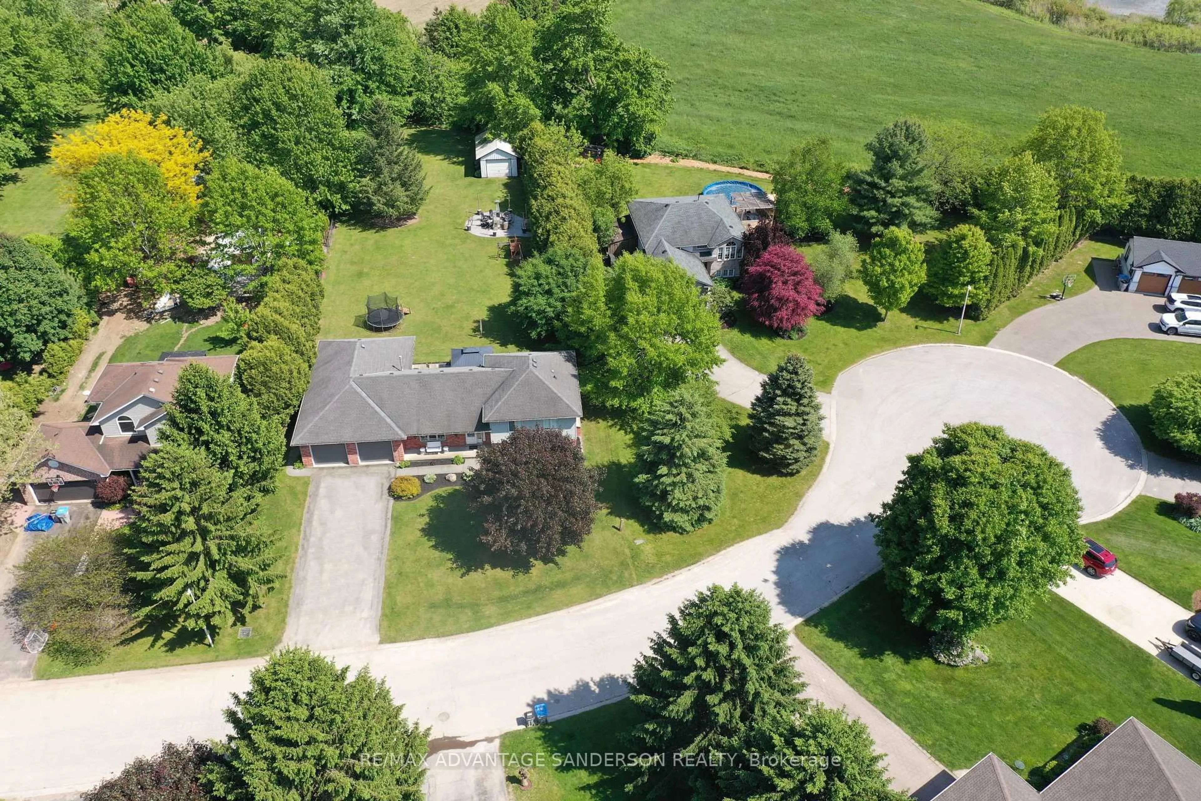 A pic from outside/outdoor area/front of a property/back of a property/a pic from drone, street for 119 Brookfield St, Middlesex Centre Ontario N0M 1P0