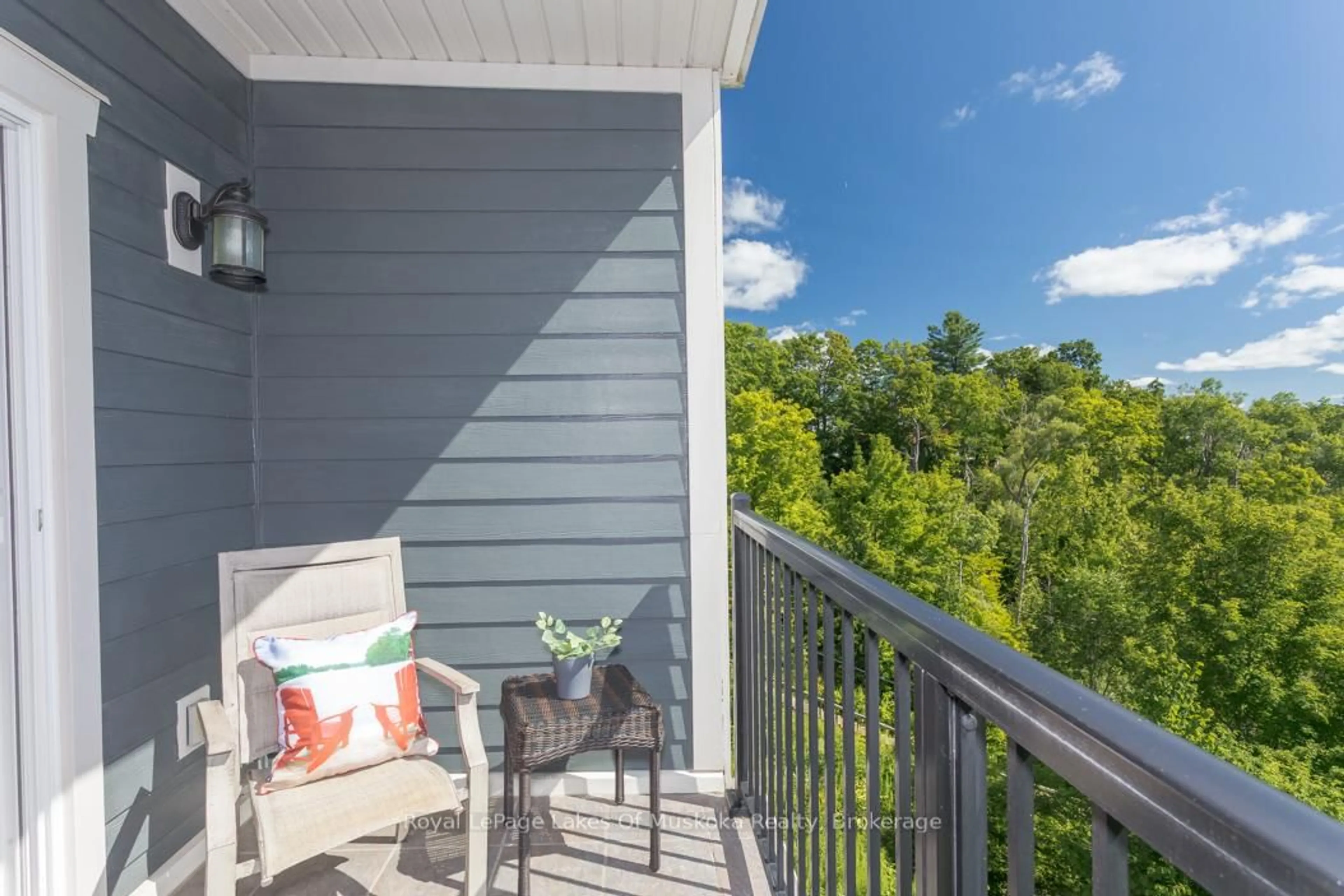 Patio, water/lake/river/ocean view for 10A Kimberley St #202, Bracebridge Ontario P1L 0A4