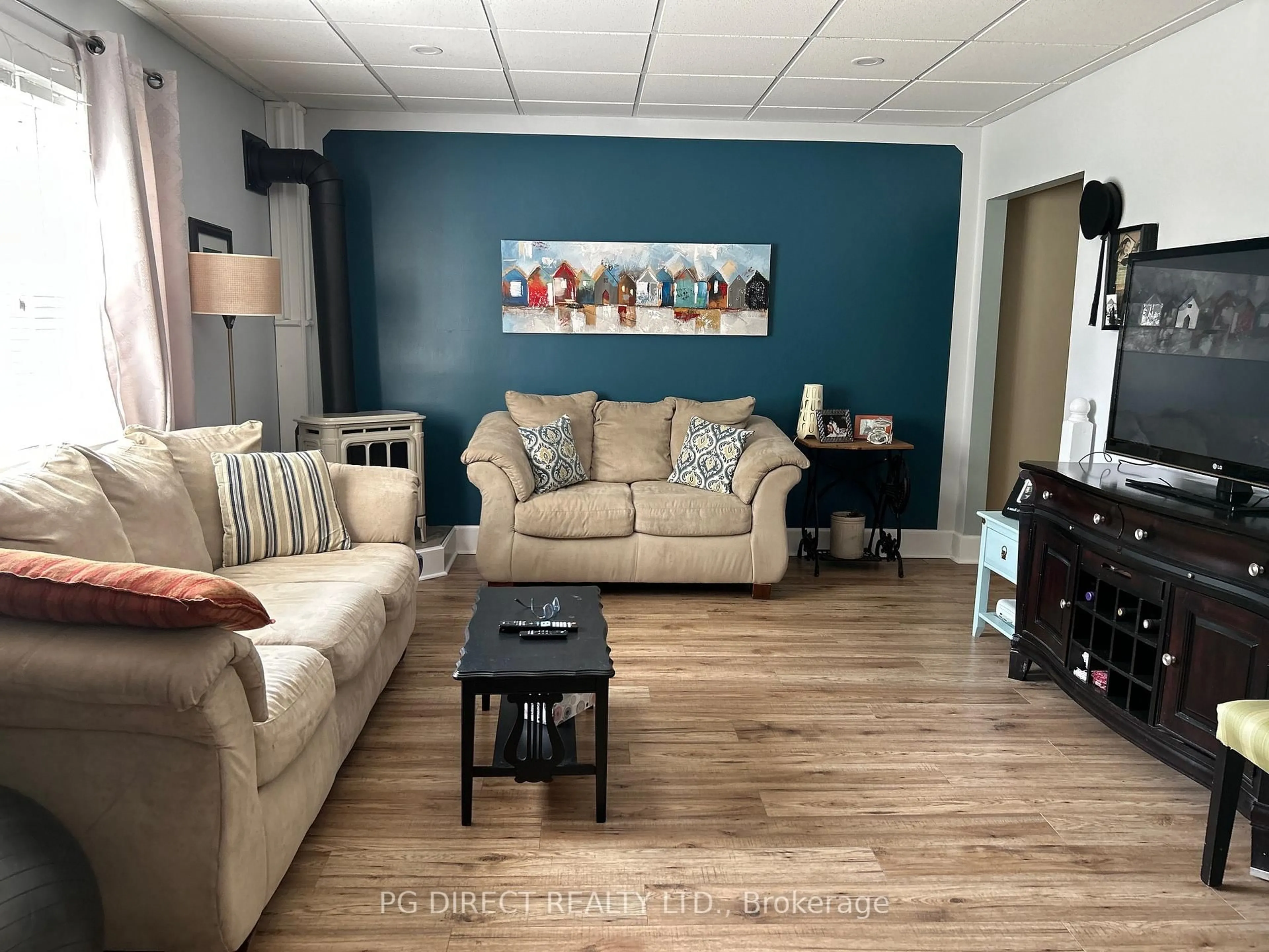 Living room with furniture, unknown for 67 MacIntosh Rd, Greenstone Ontario P0T 1M0