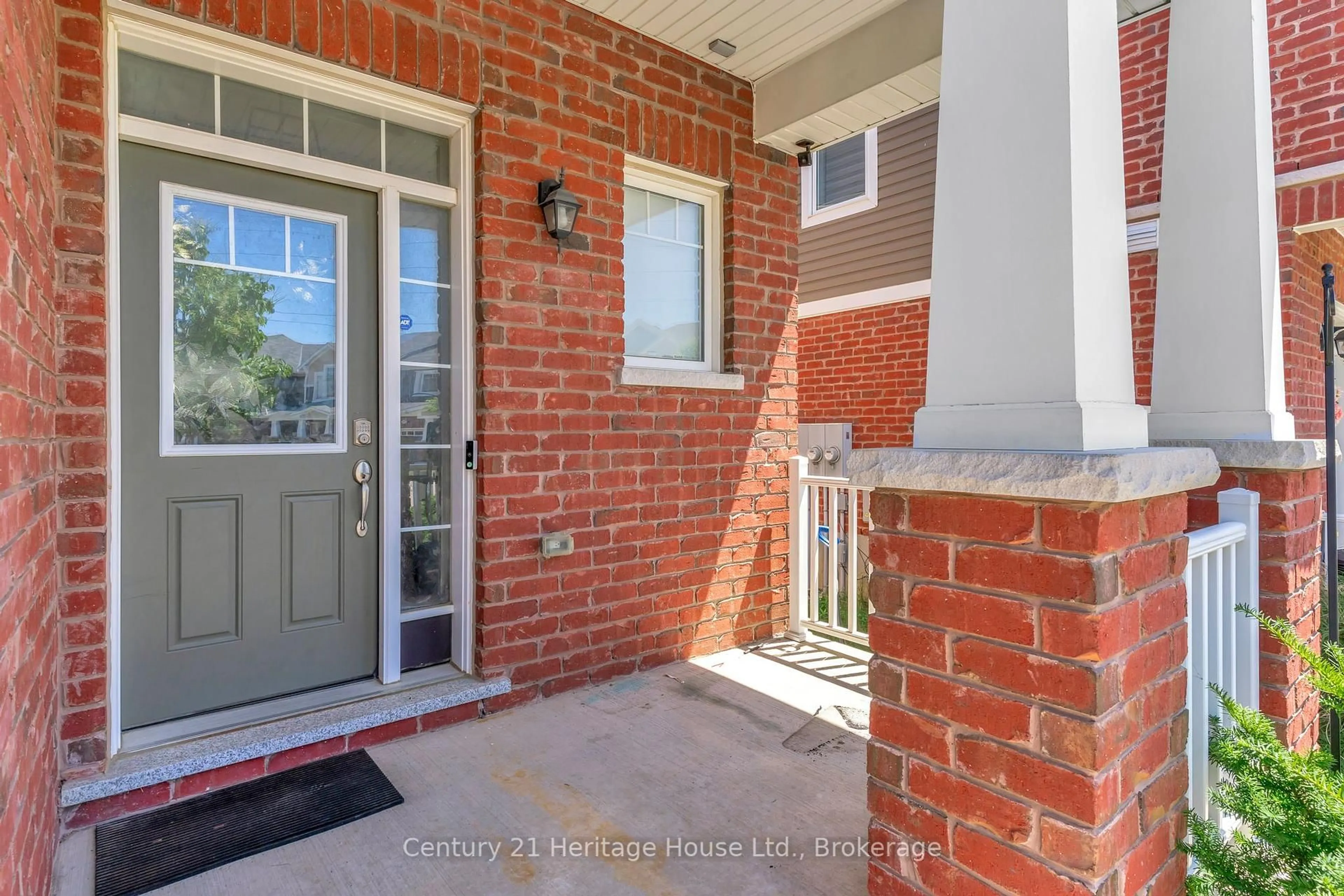 Indoor entryway for 254 Waterbrook Lane, Kitchener Ontario N2P 0H7