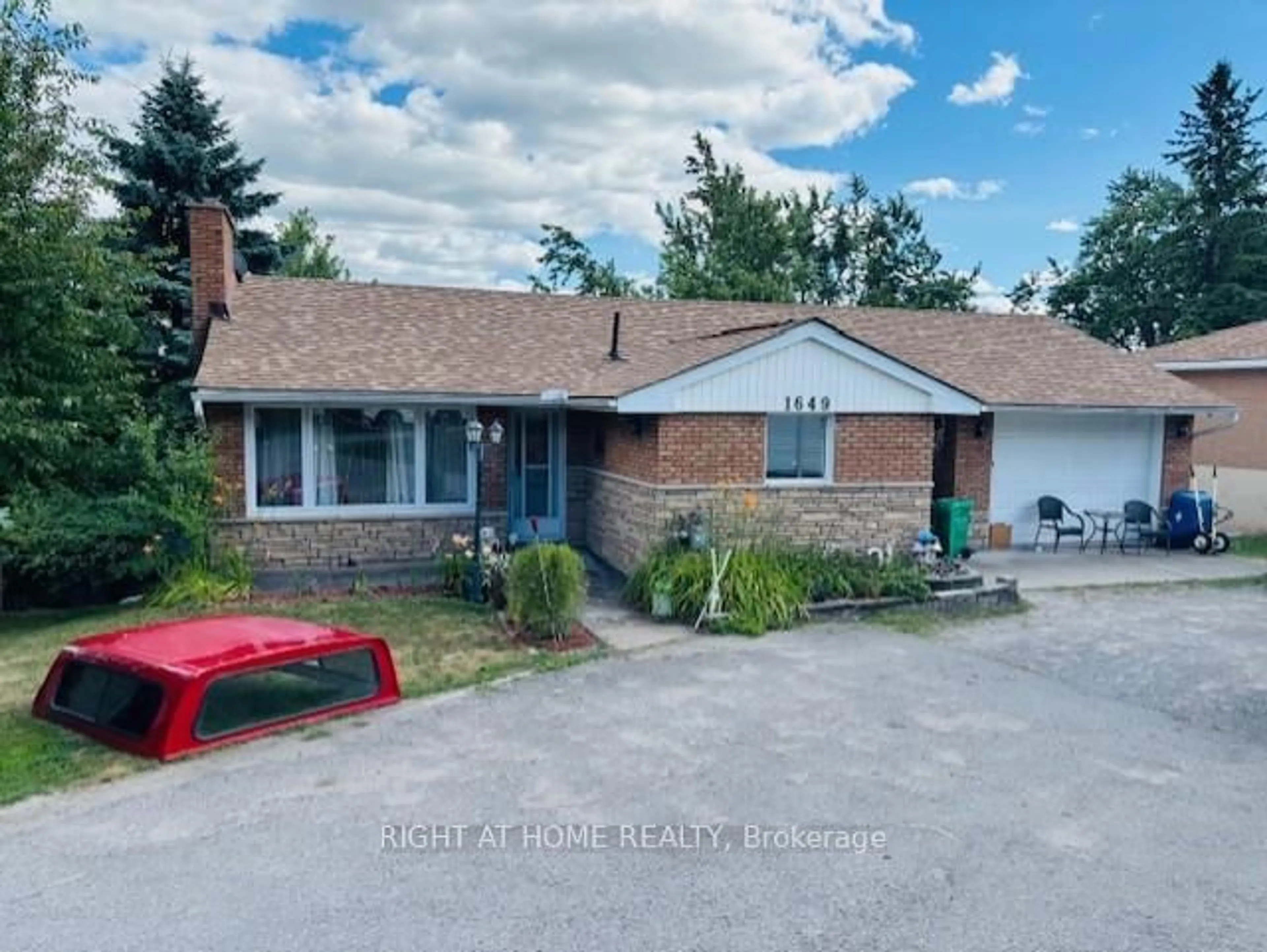 A pic from outside/outdoor area/front of a property/back of a property/a pic from drone, street for 1649 Whittington Dr, Peterborough West Ontario K9J 6X6