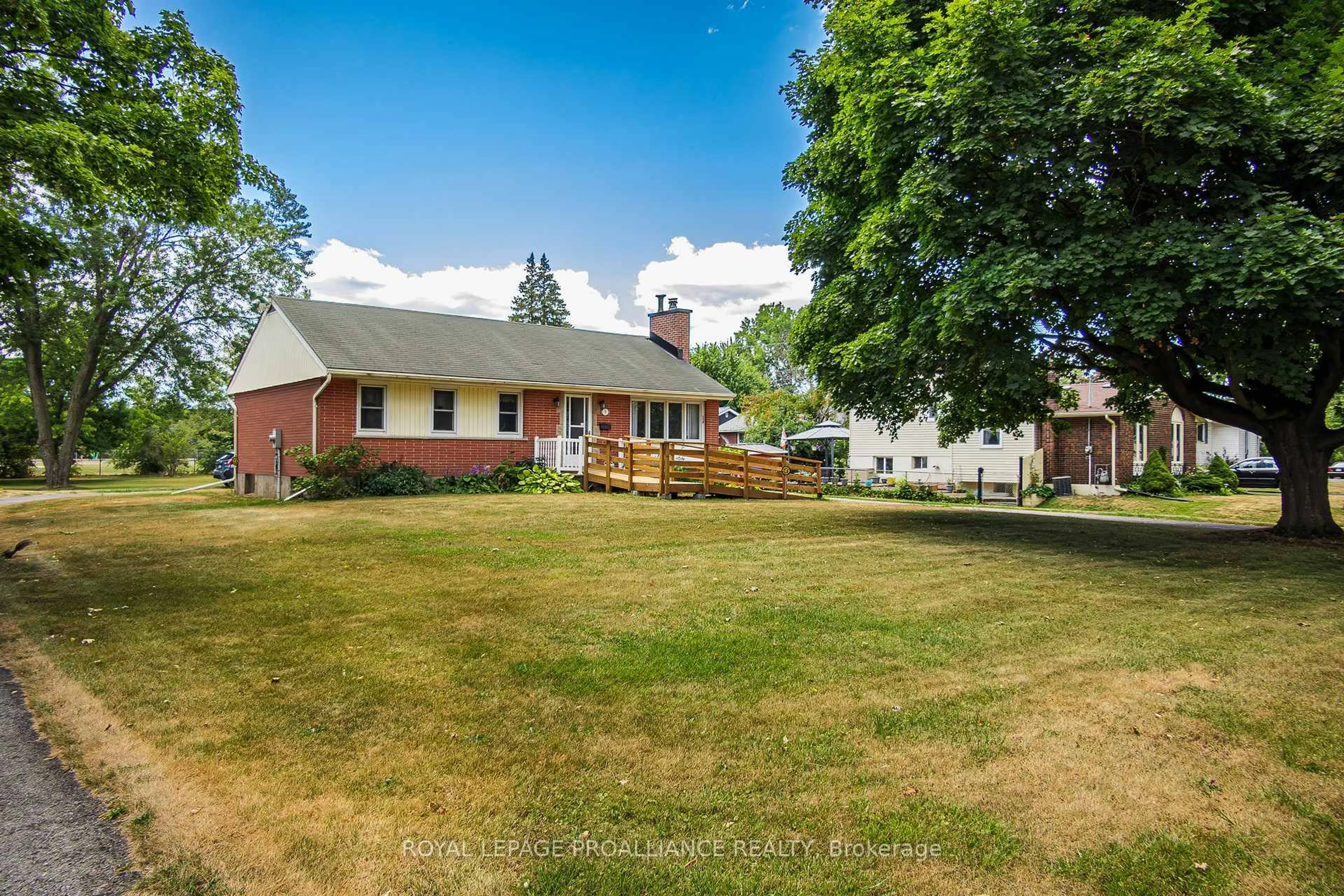 A pic from outside/outdoor area/front of a property/back of a property/a pic from drone, street for 9 Maple Dr, Belleville Ontario K8P 2P7