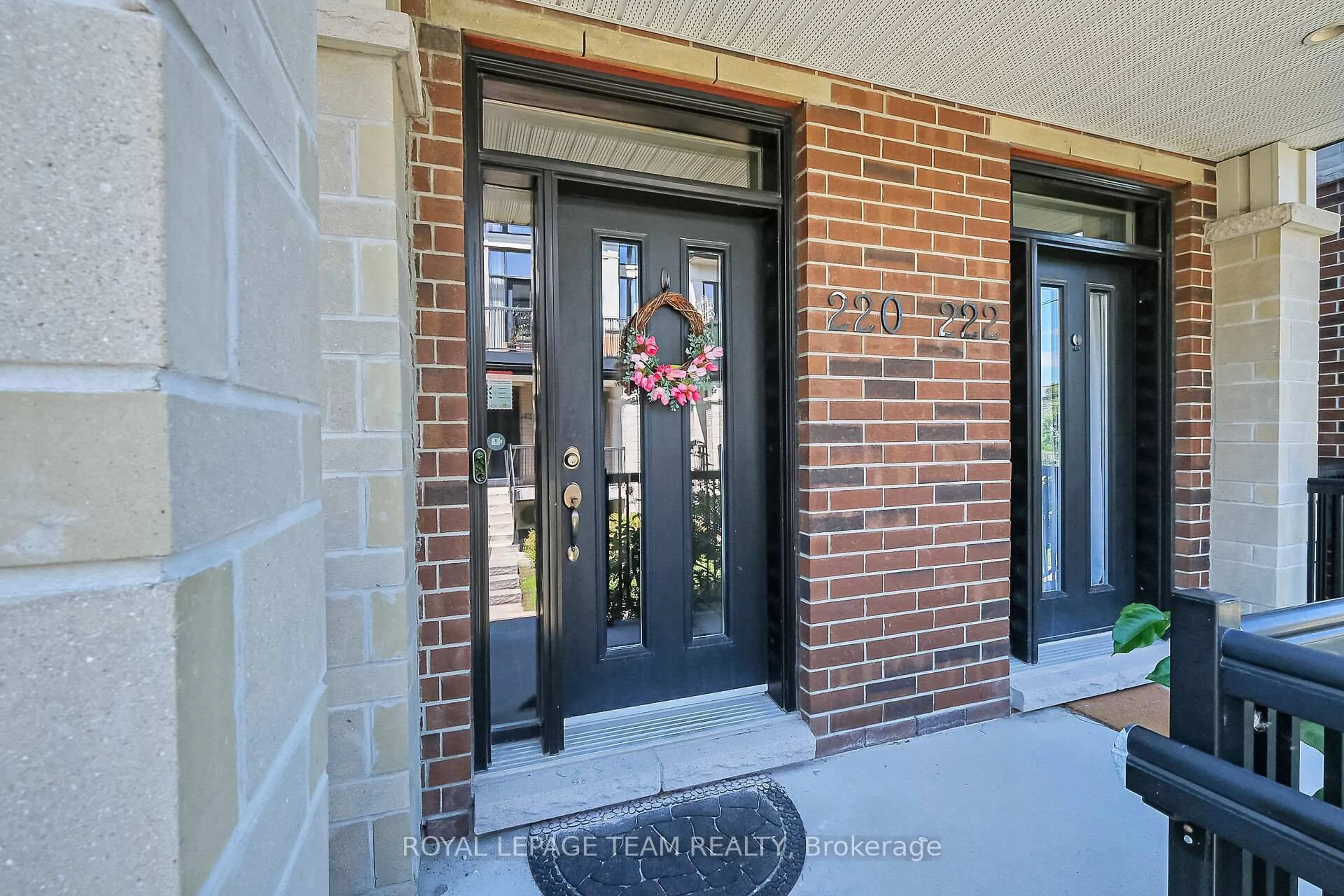 Indoor entryway for 220 Pembina Private, Ottawa Ontario K4M 0G7