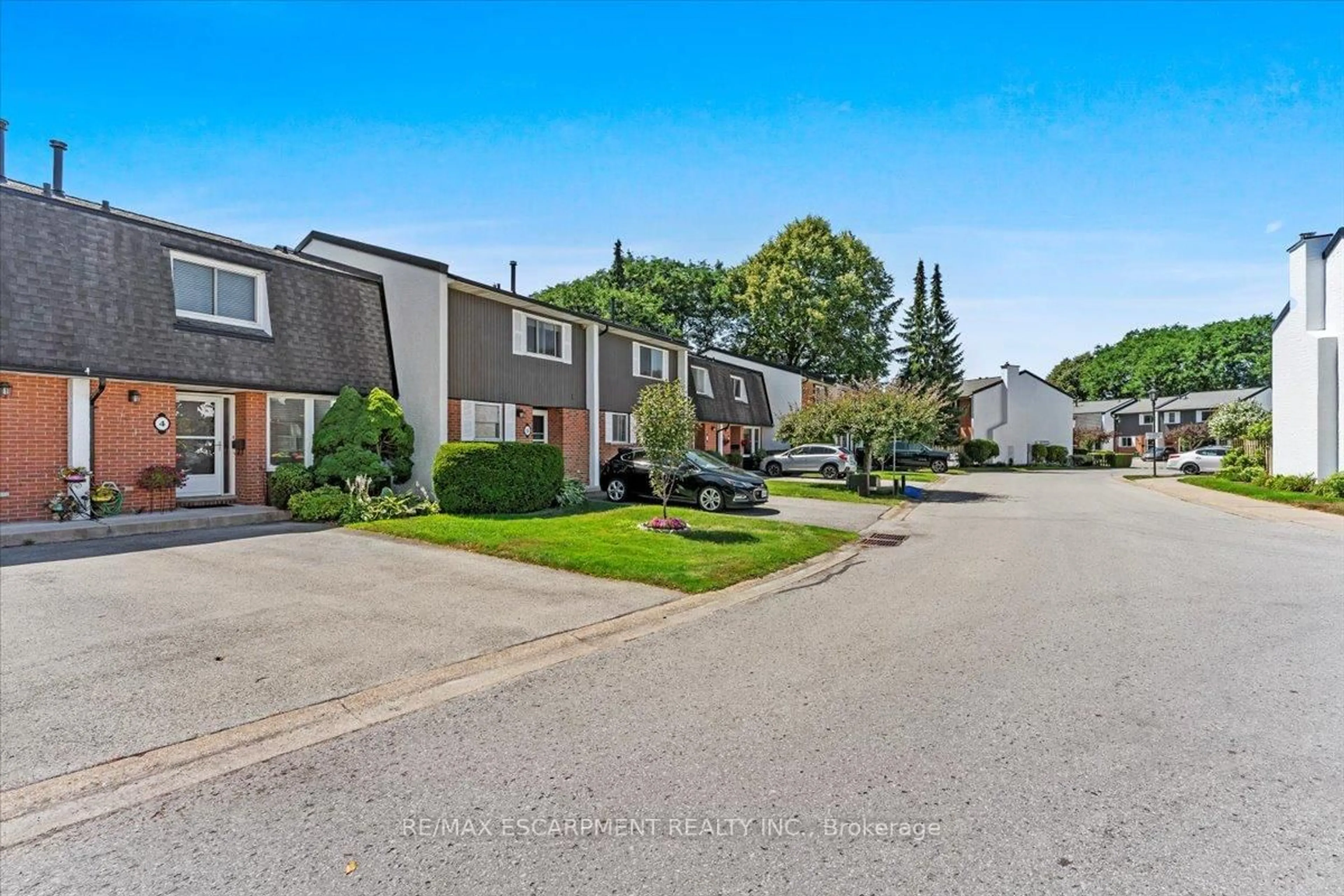A pic from outside/outdoor area/front of a property/back of a property/a pic from drone, street for 77 Linwell Rd #4, St. Catharines Ontario L2N 6R1