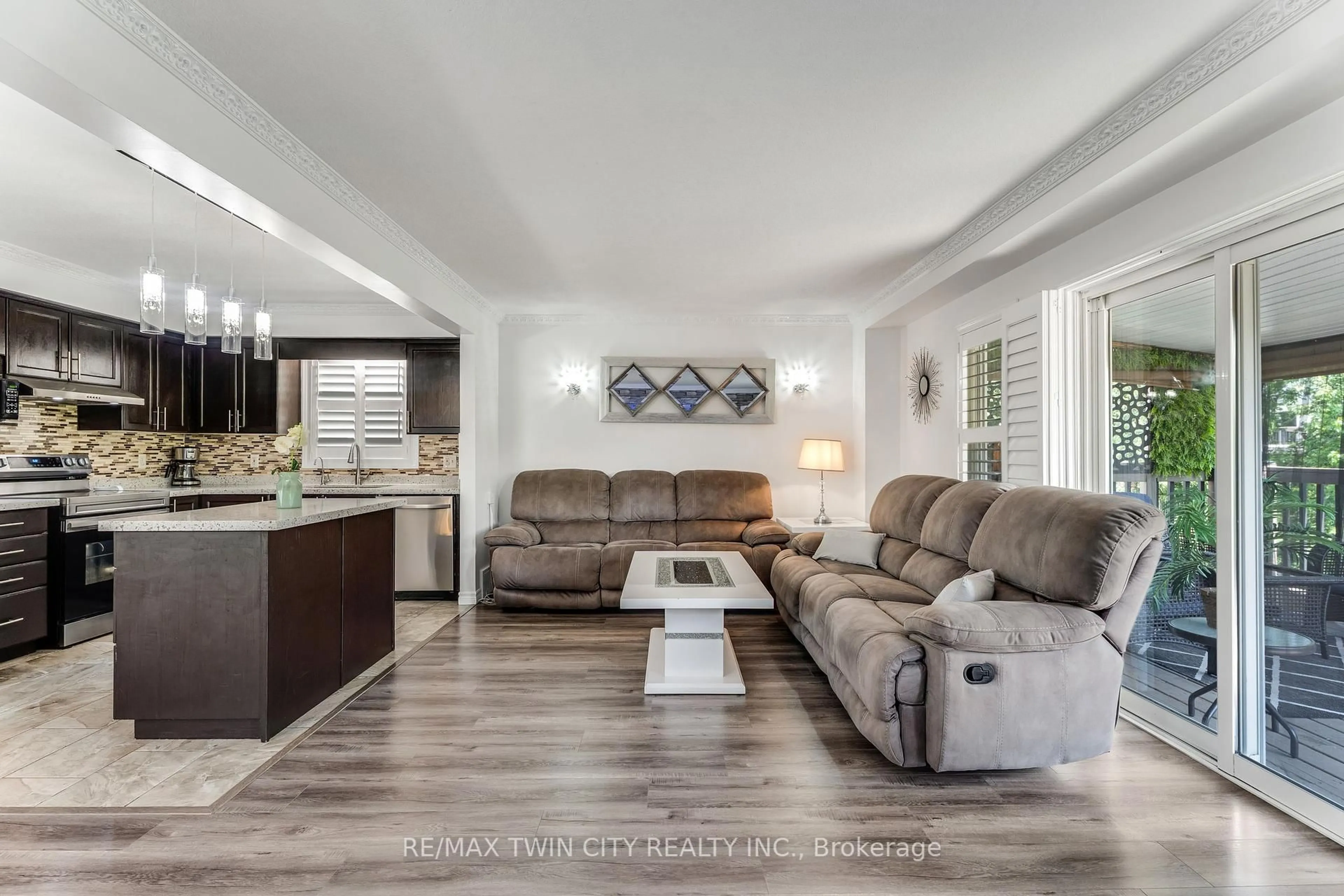 Living room with furniture, unknown for 30 Everglade Cres, Kitchener Ontario N2E 3Y6