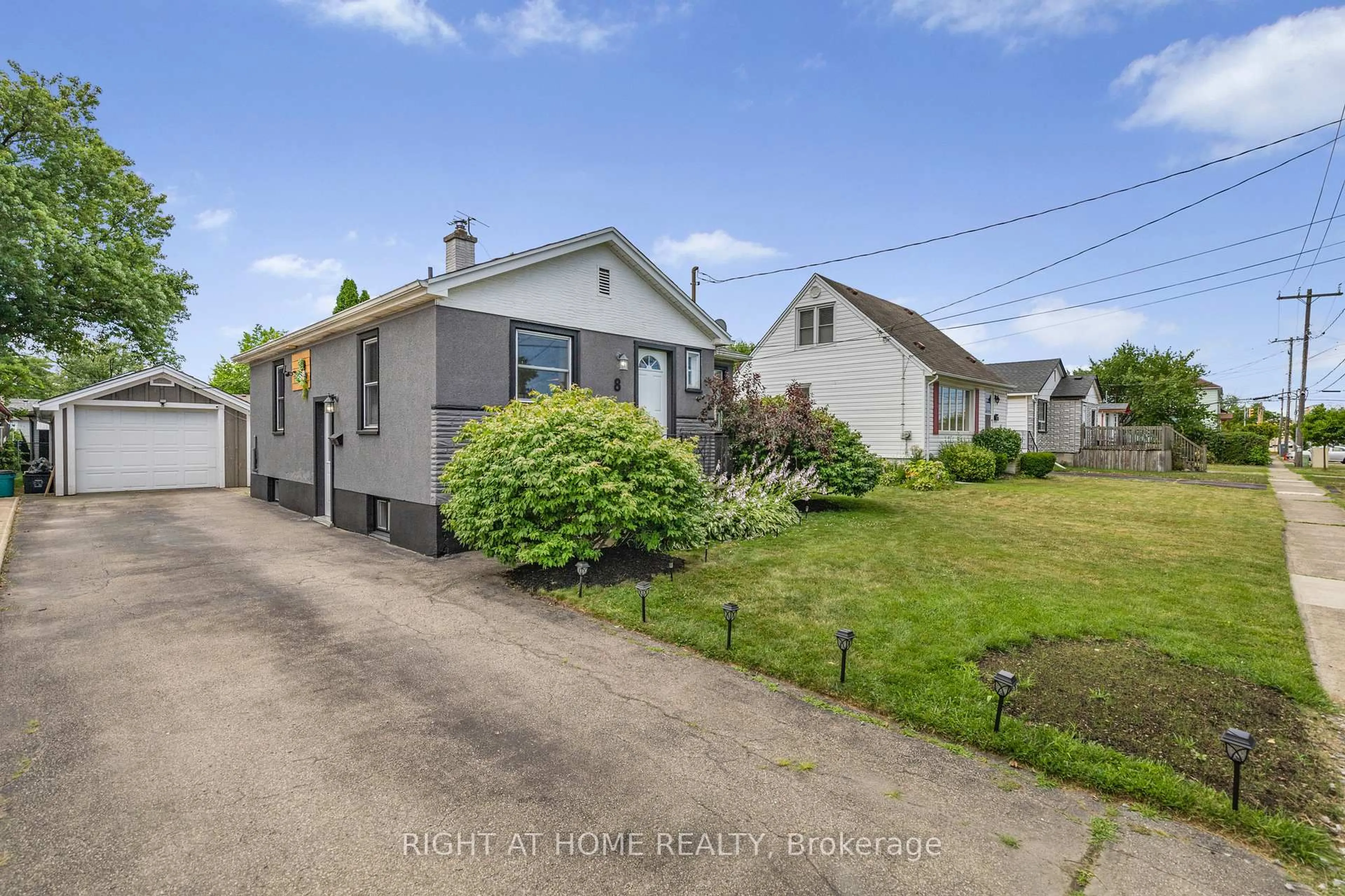 A pic from outside/outdoor area/front of a property/back of a property/a pic from drone, street for 8 Admiral Rd, St. Catharines Ontario L2P 1G5