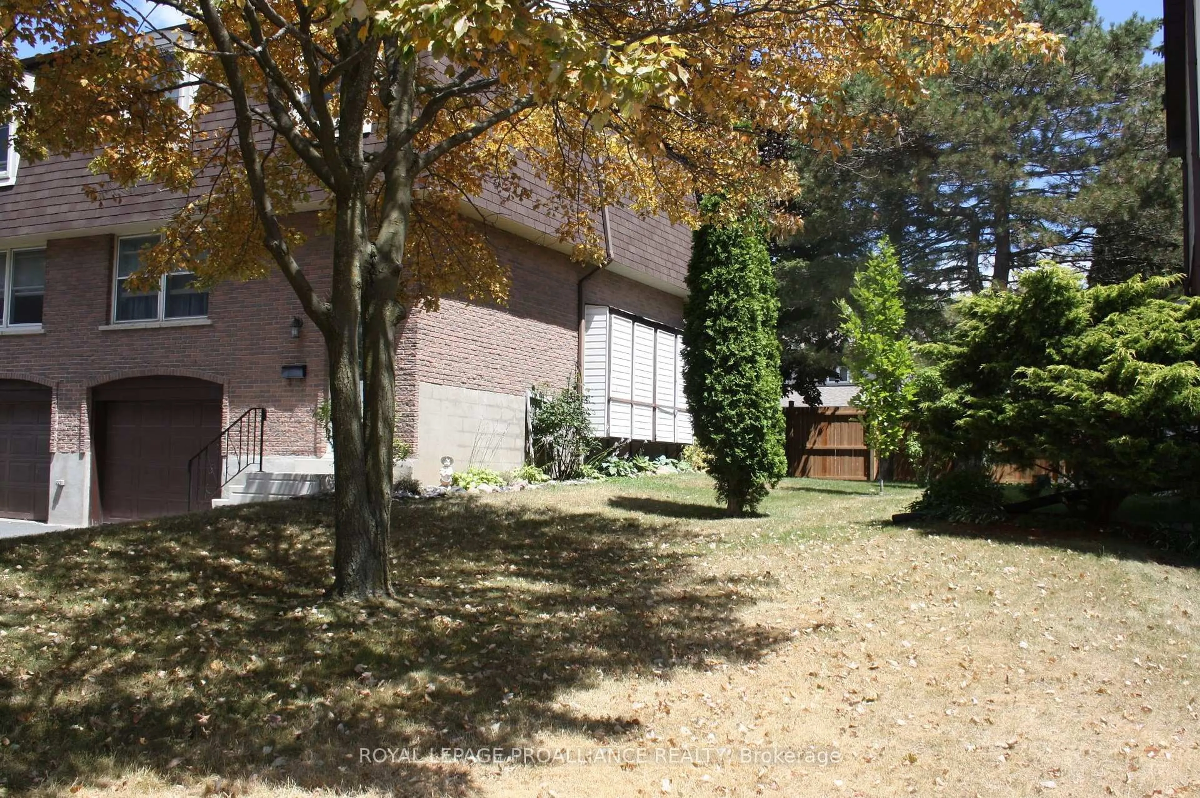 A pic from outside/outdoor area/front of a property/back of a property/a pic from drone, unknown for 19 O'Hare St, Belleville Ontario K8P 4R9