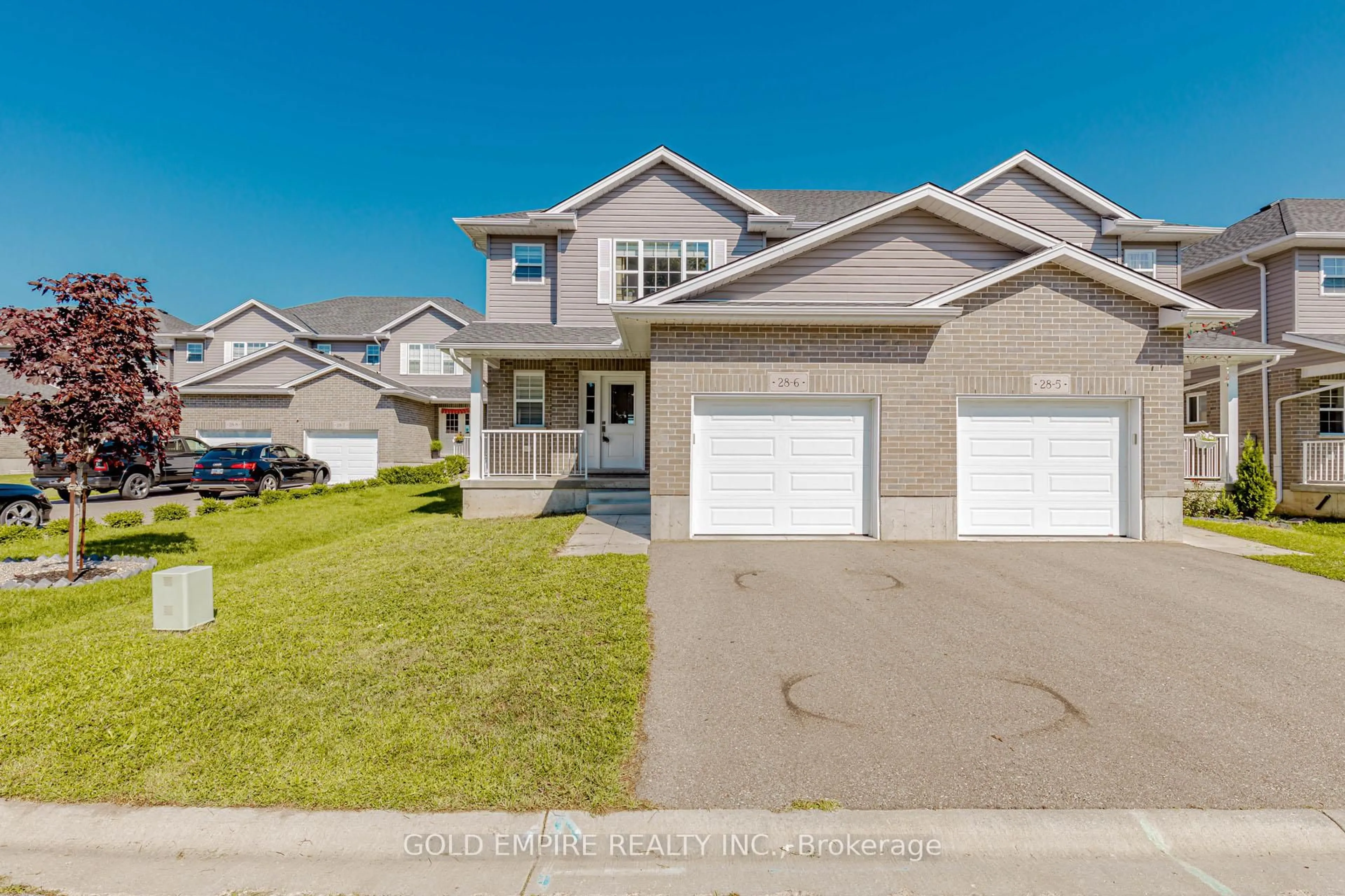 A pic from outside/outdoor area/front of a property/back of a property/a pic from drone, street for 28 MINLER St #6, Ingersoll Ontario N5C 0C9