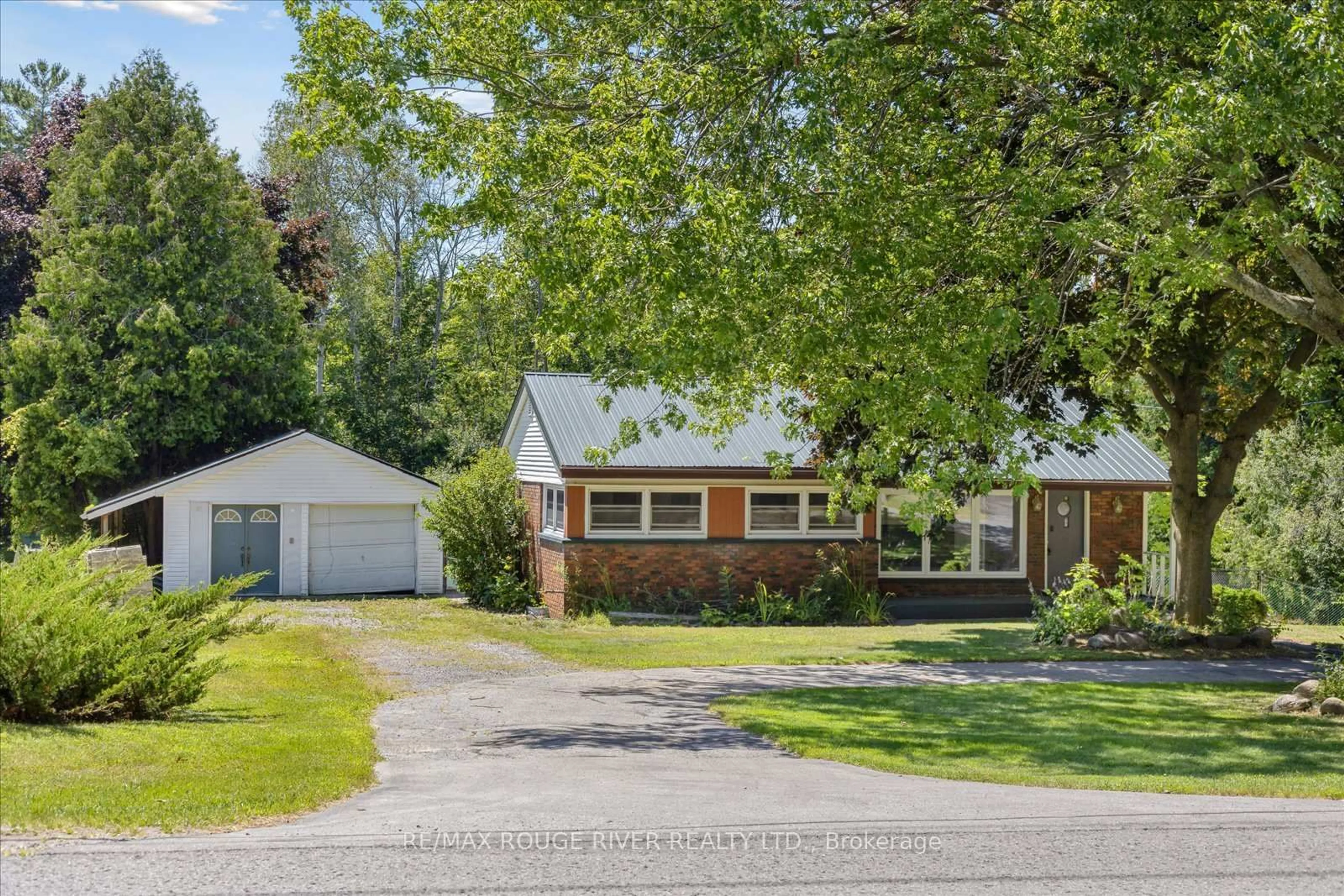 Home with brick exterior material, street for 2726 Division St, Hamilton Township Ontario K9A 4J7
