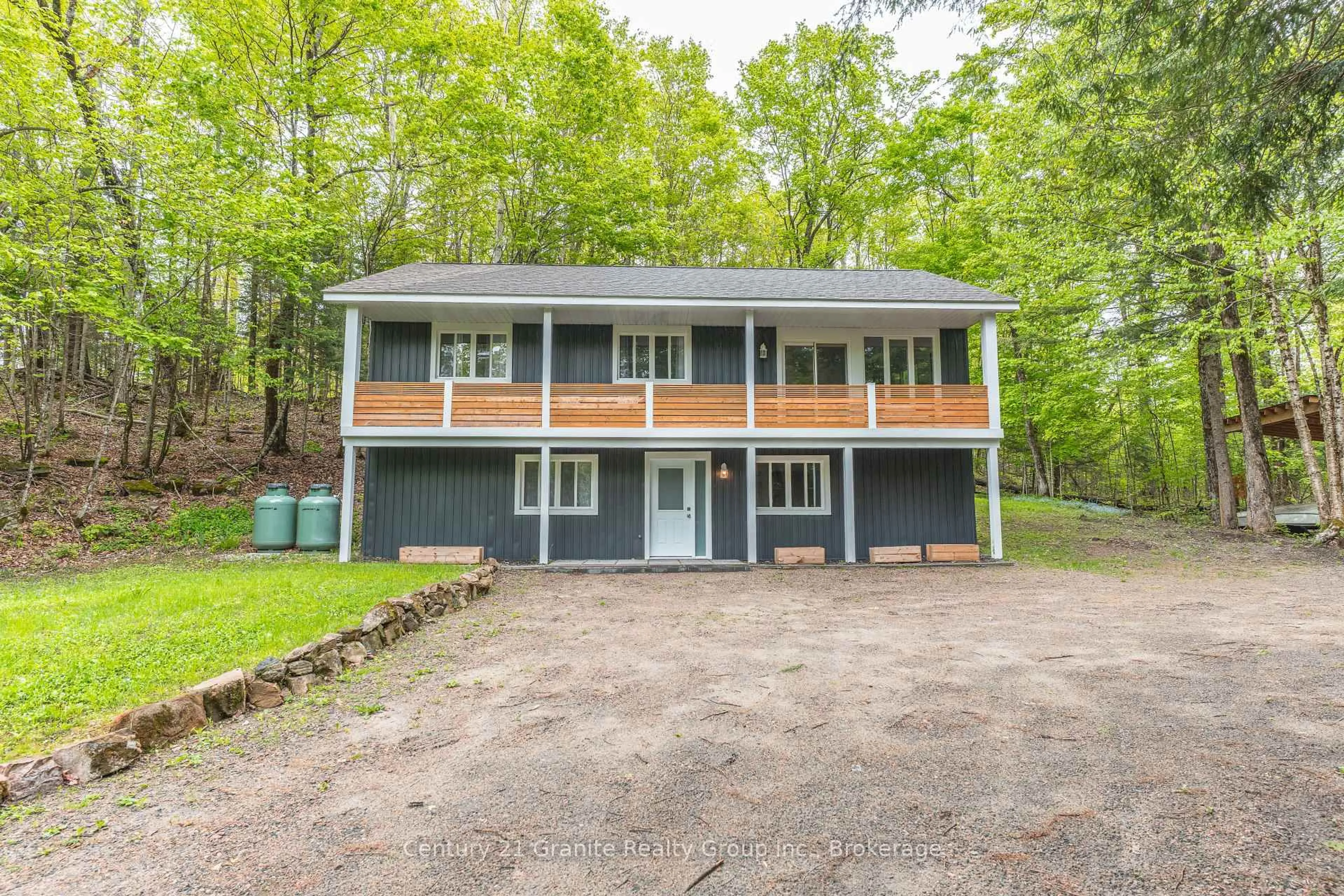 Home with vinyl exterior material, unknown for 7032 County Road 121, Minden Hills Ontario K0M 2K0