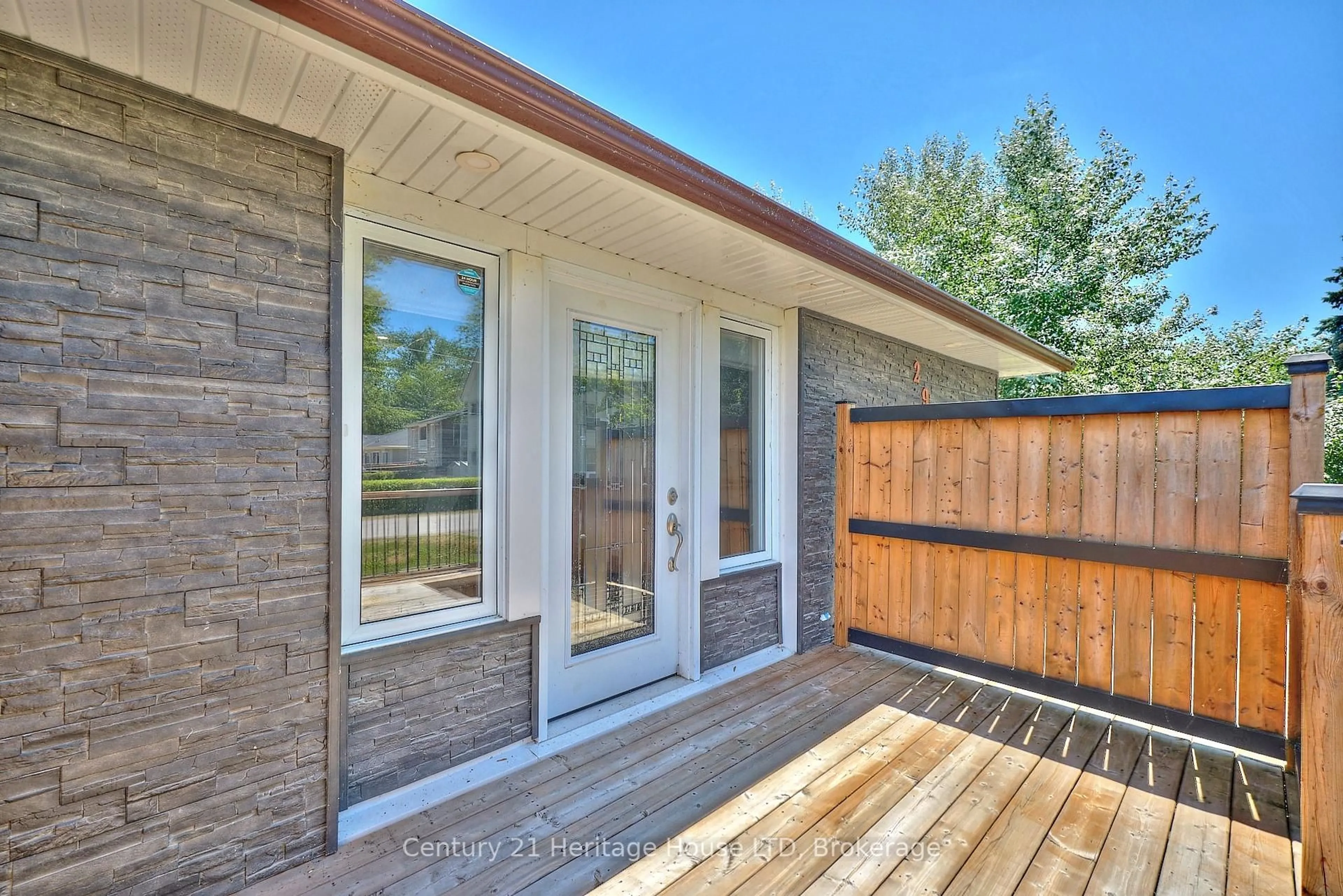 Home with brick exterior material, street for 296 Rose Ave, Fort Erie Ontario L2A 4M1