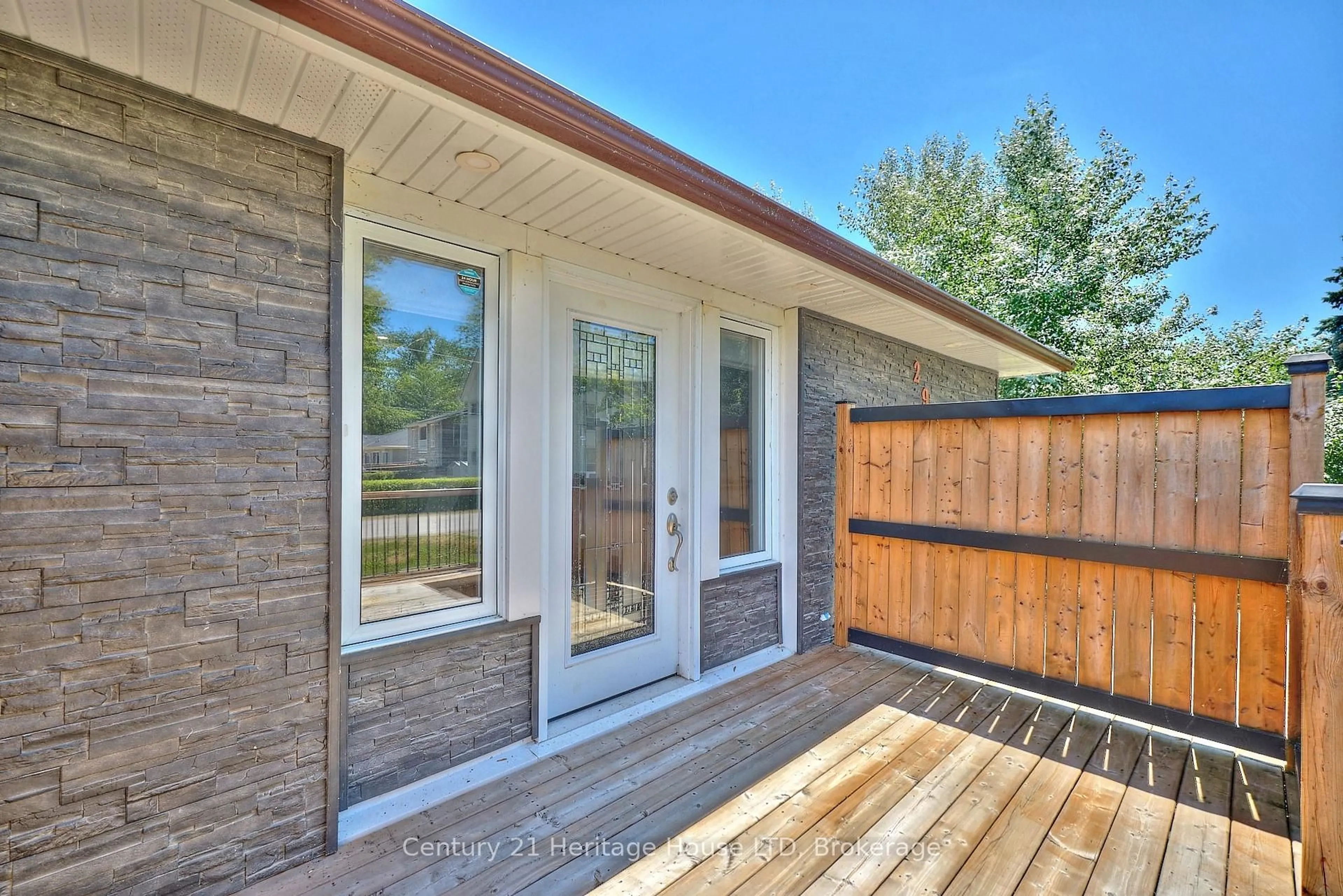 Home with brick exterior material, street for 296 Rose Ave, Fort Erie Ontario L2A 4M1