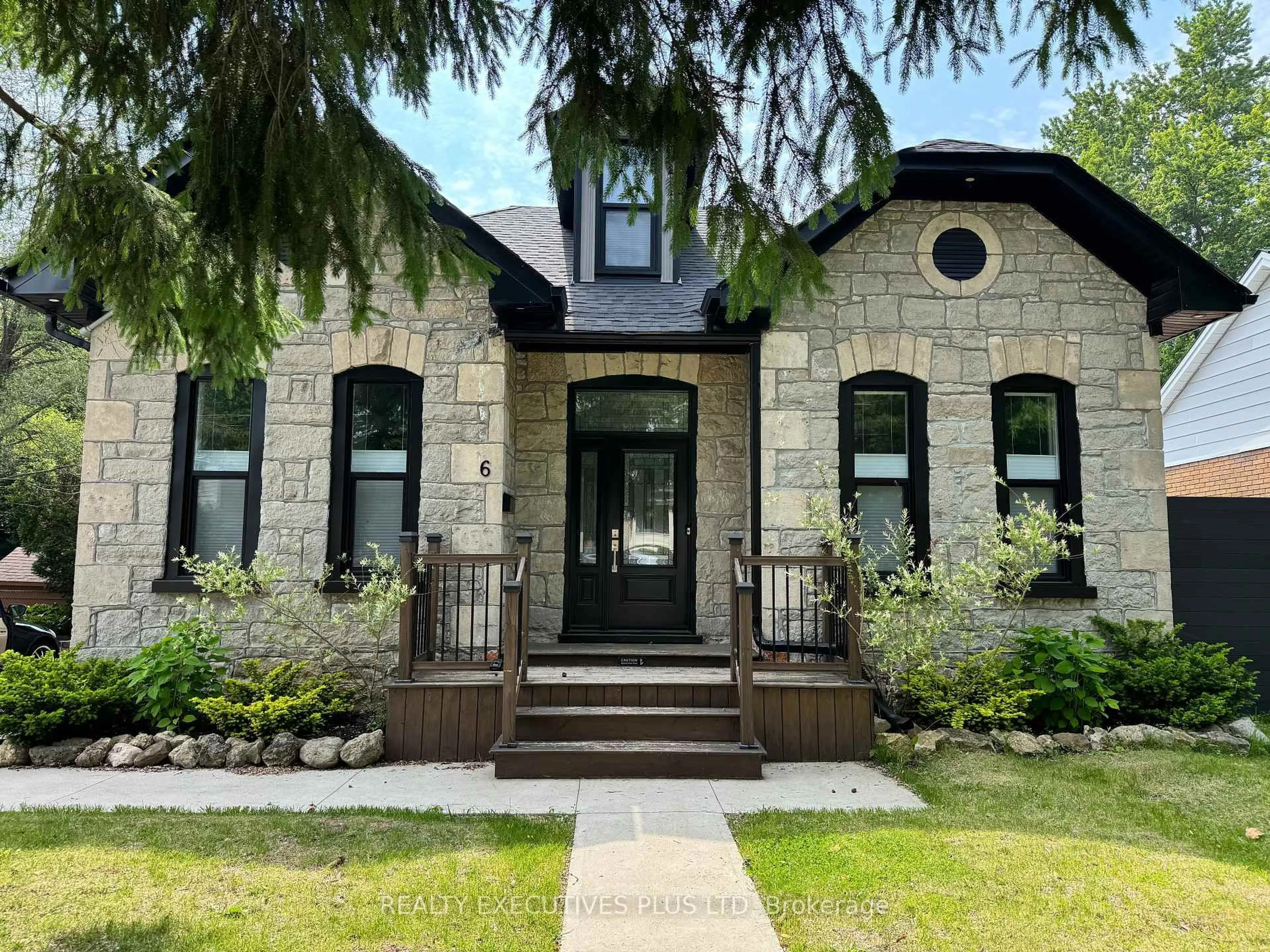 Home with brick exterior material, street for 6 Elgin St, Cambridge Ontario N1R 5G7