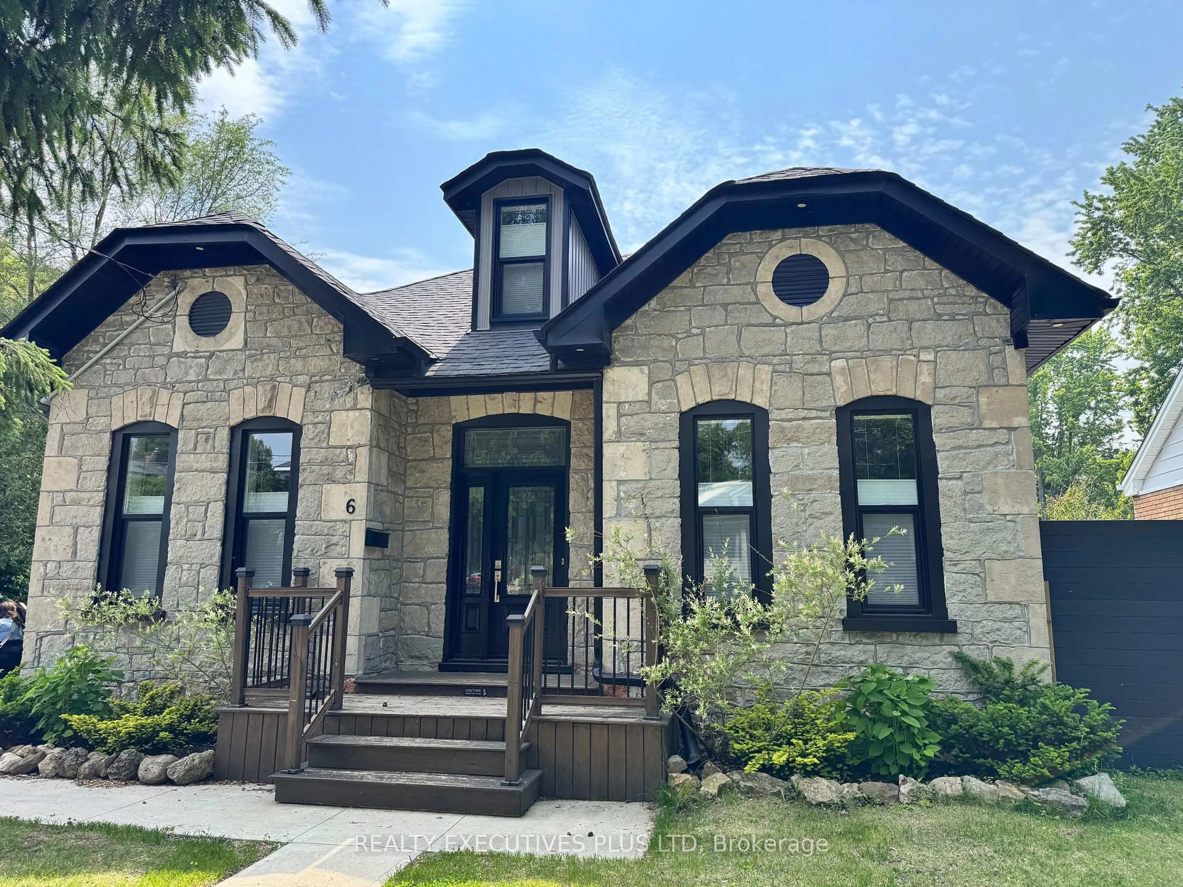 Home with brick exterior material, street for 6 Elgin St, Cambridge Ontario N1R 5G7