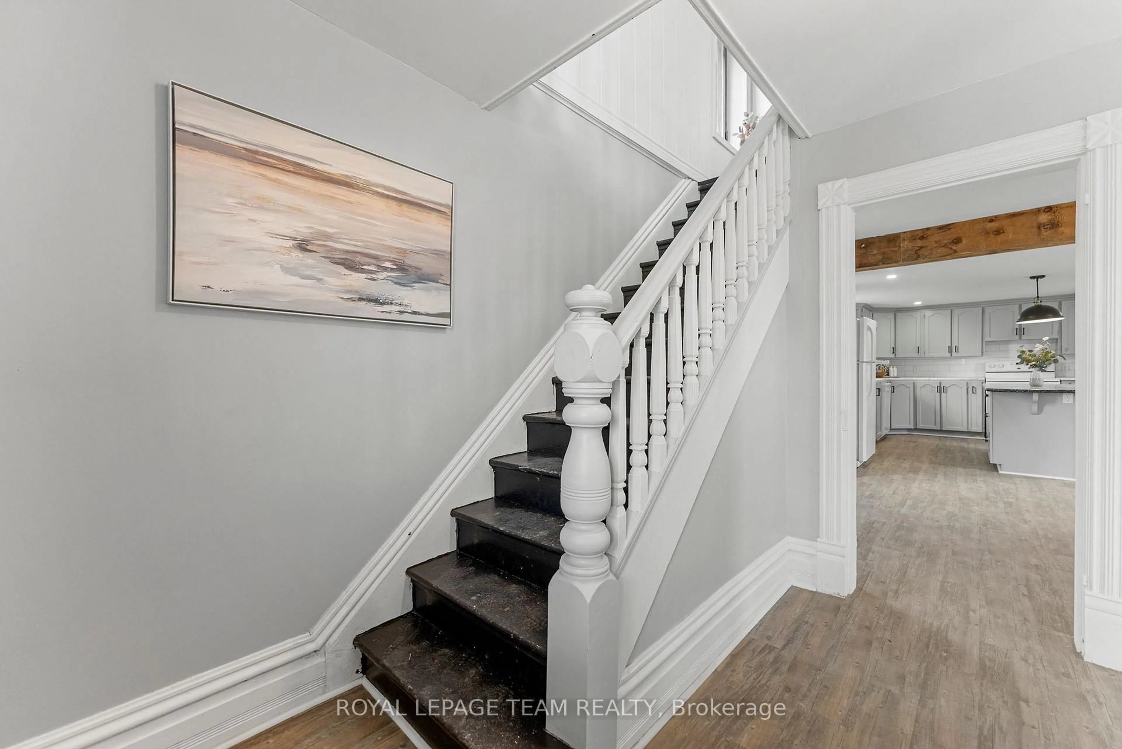Stairs for 47 Bonnechere St, Renfrew Ontario K7V 1Y8