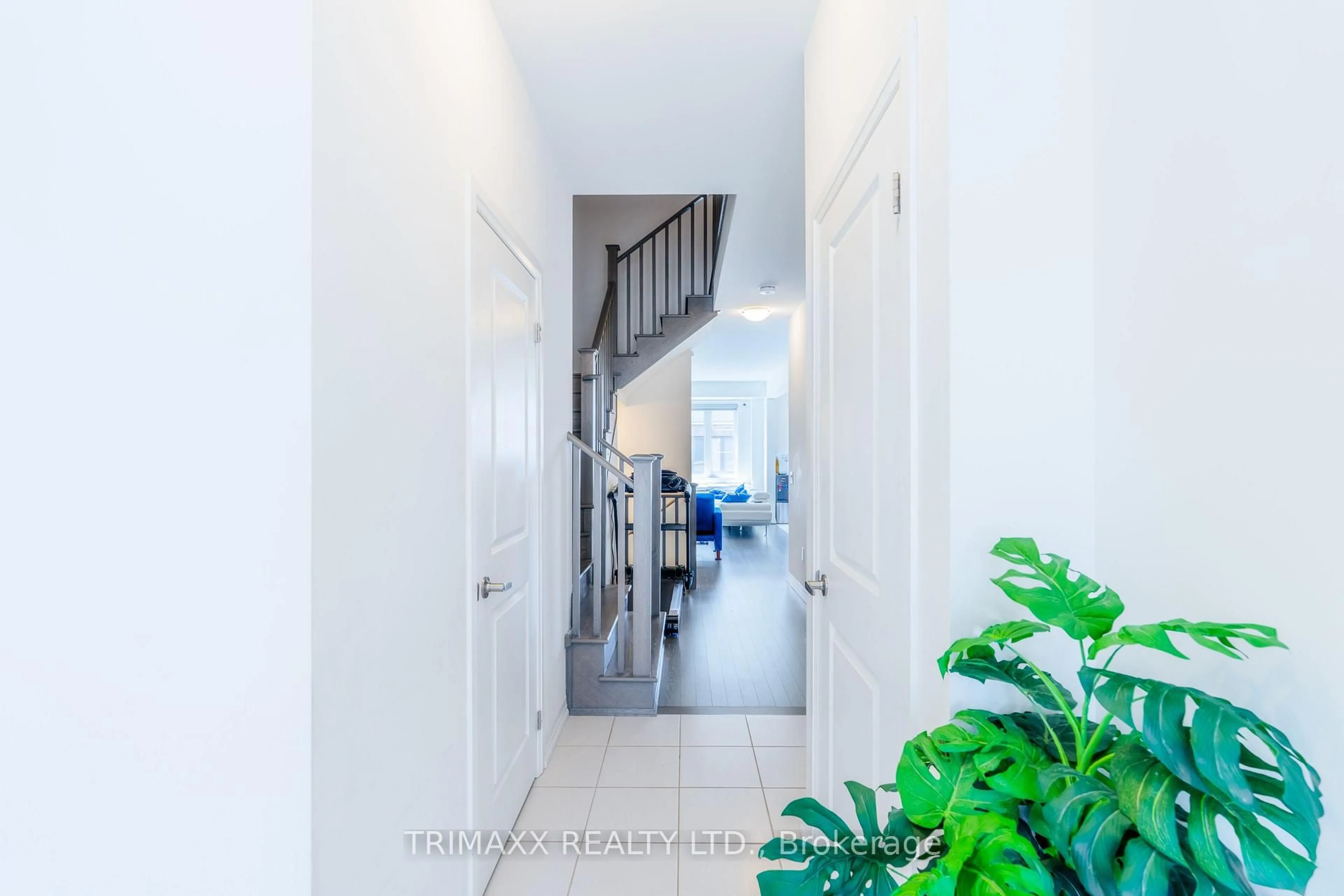 Indoor entryway for 10 Freedom Cres #4, Hamilton Ontario L0R 1W0