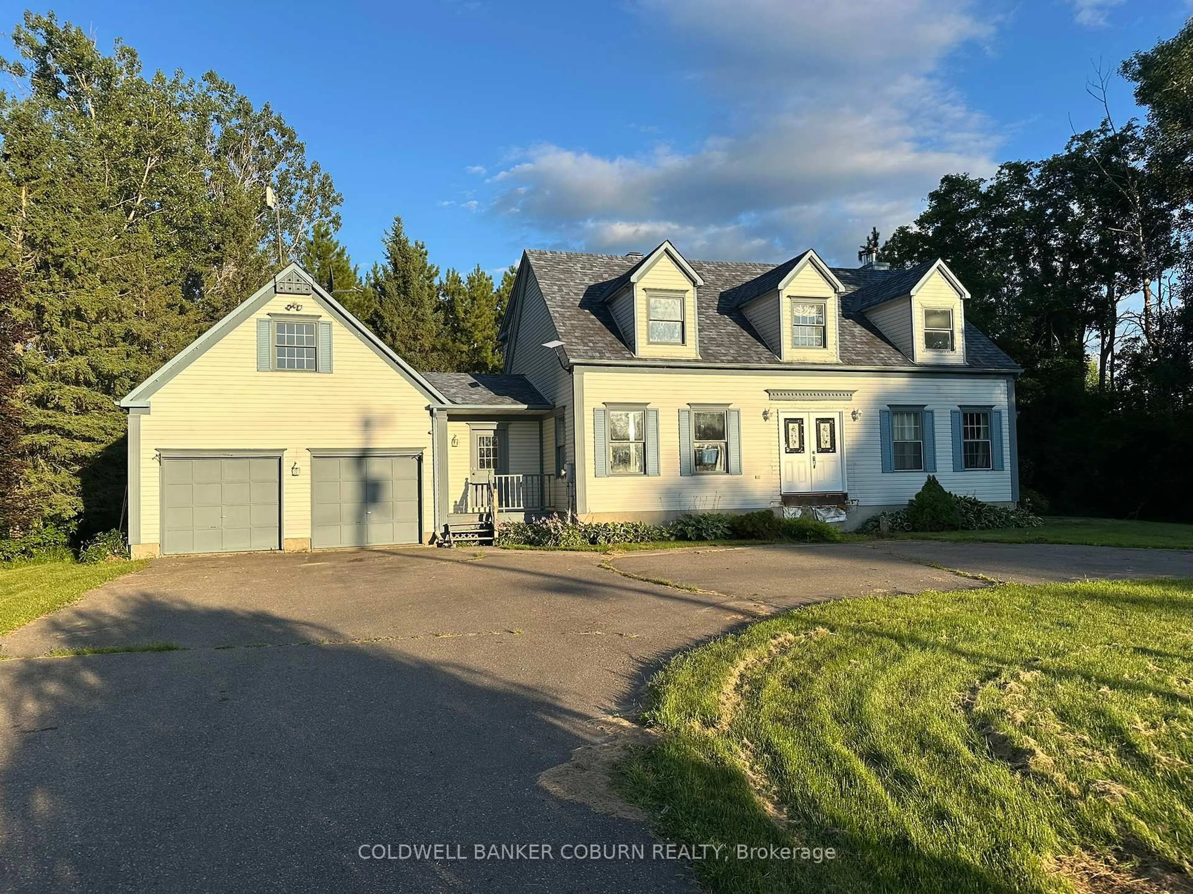A pic from outside/outdoor area/front of a property/back of a property/a pic from drone, street for 45 Main St, North Grenville Ontario K0G 1T0