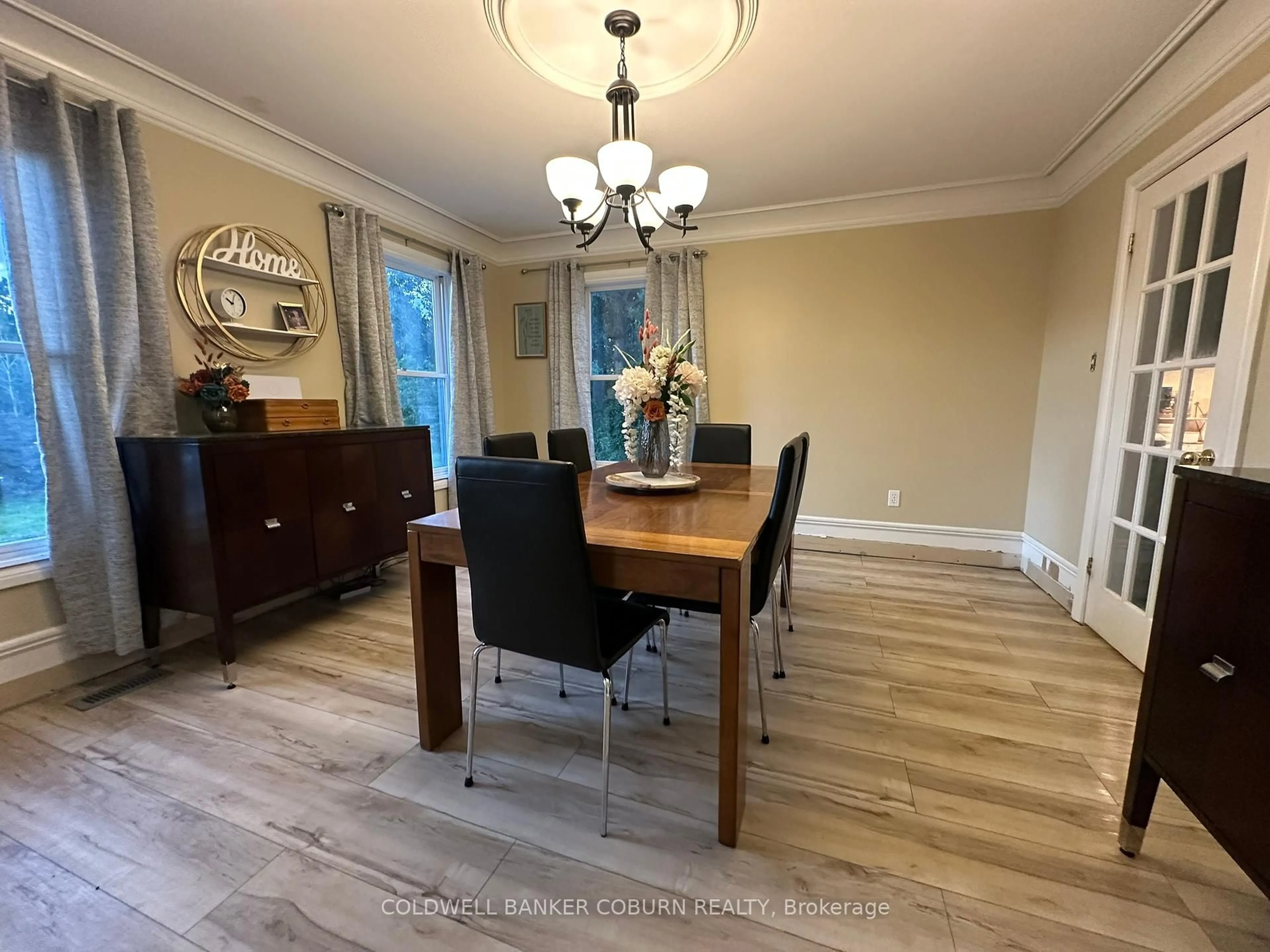 Dining room, wood/laminate floor for 45 Main St, North Grenville Ontario K0G 1T0