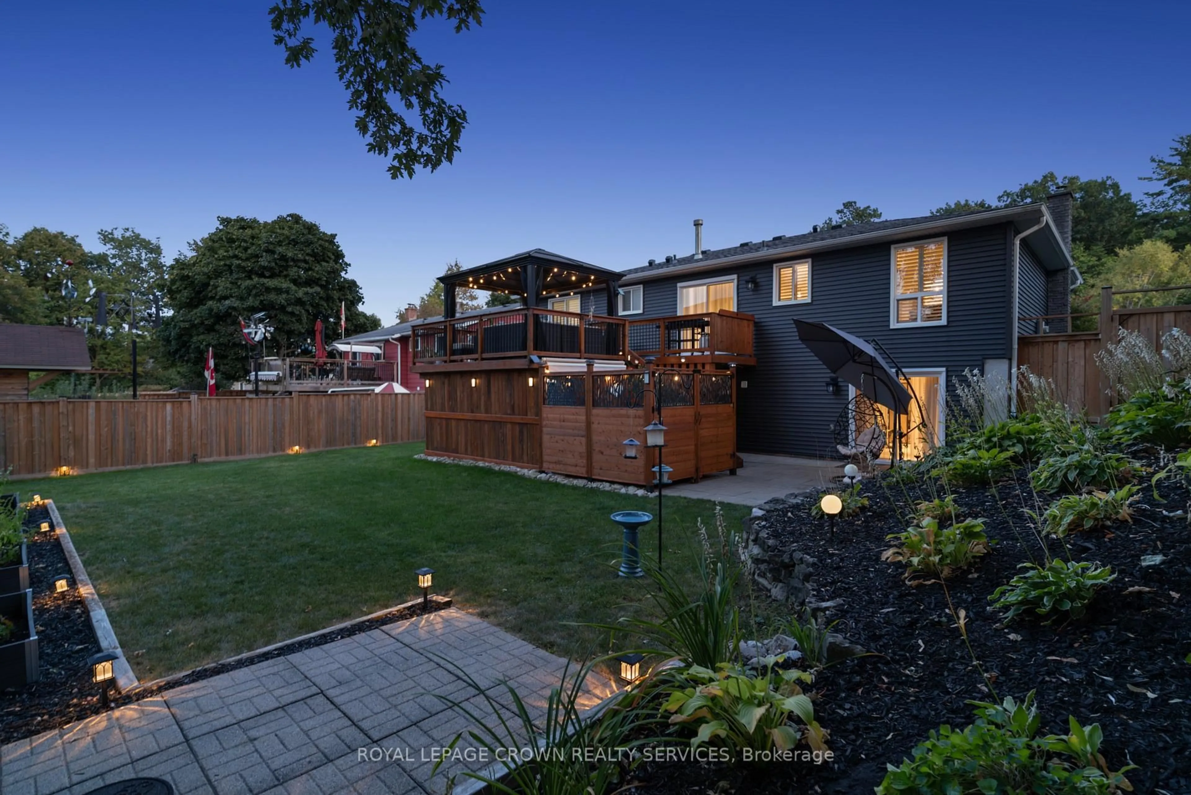 A pic from outside/outdoor area/front of a property/back of a property/a pic from drone, street for 349 Winston Blvd, Cambridge Ontario N3C 3C4