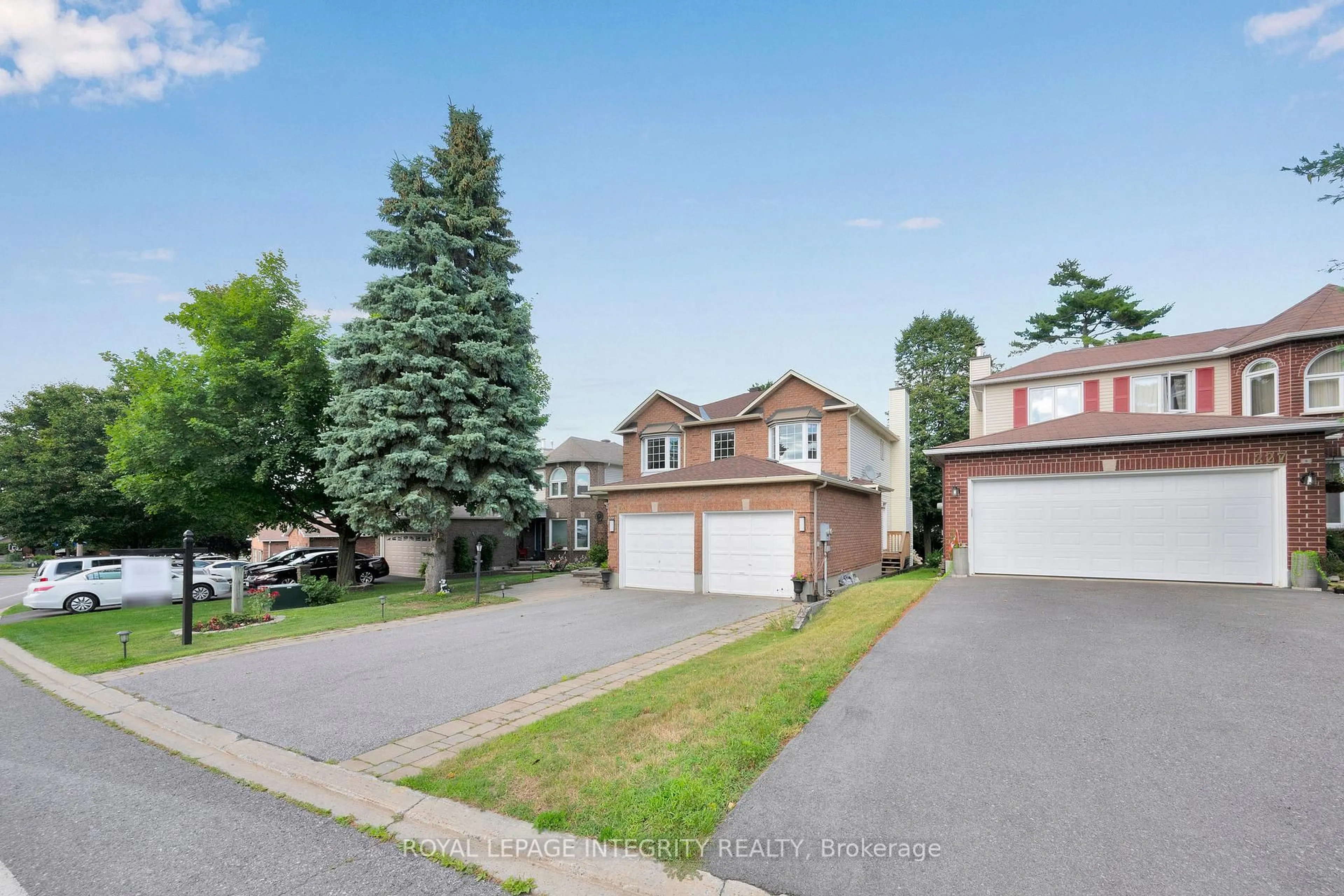 A pic from outside/outdoor area/front of a property/back of a property/a pic from drone, street for 223 Mcgibbon Dr, Ottawa Ontario K2L 3Y6