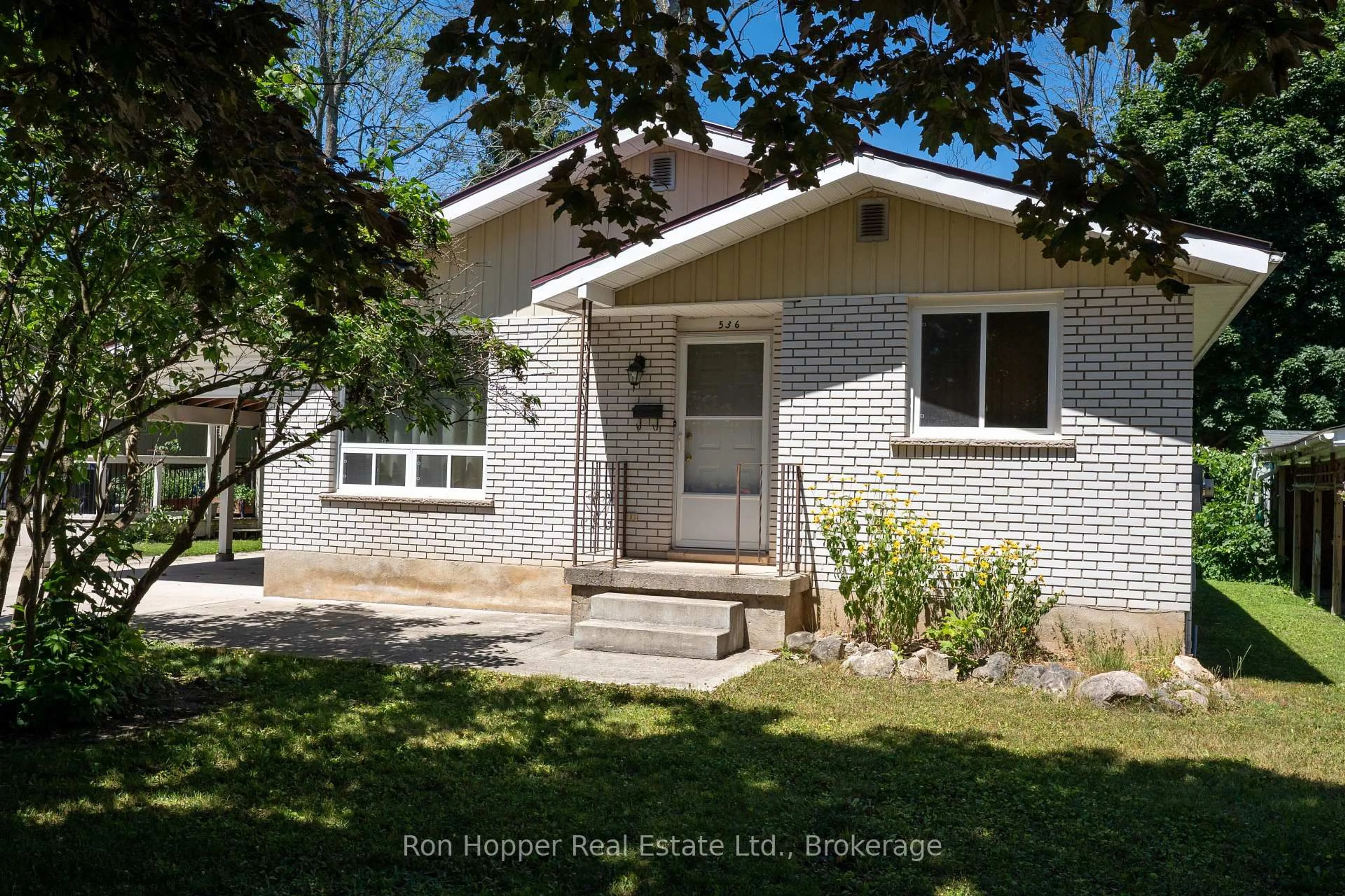 Home with brick exterior material, street for 536 2nd St, Owen Sound Ontario N4K 6G6