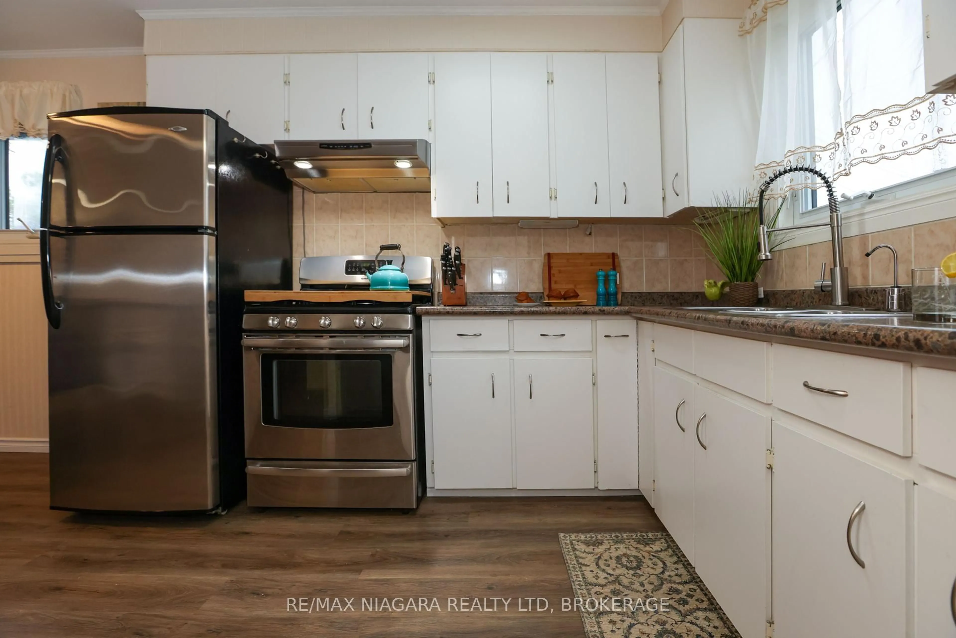 Standard kitchen, unknown for 31 Spruce Dr, Temagami Ontario P0H 2H0
