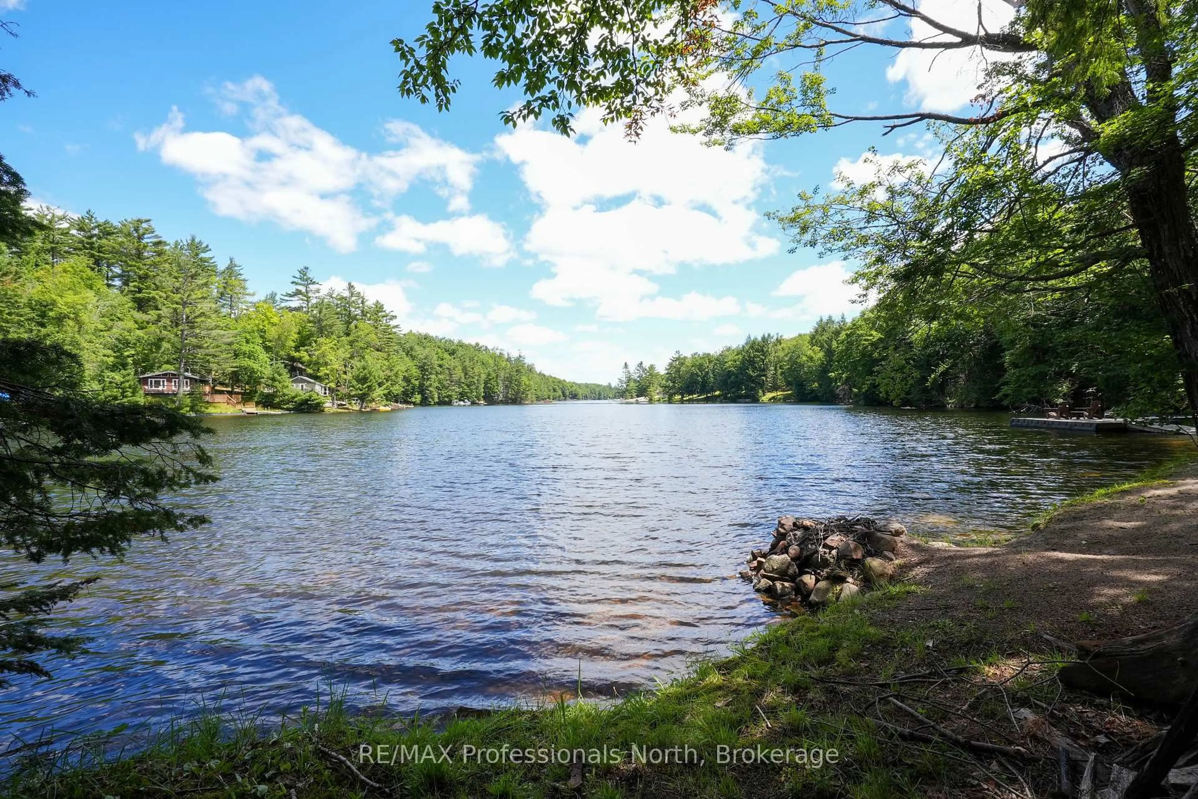 Blurry image for 1073 Ward Lane, Bracebridge Ontario P1L 1X1