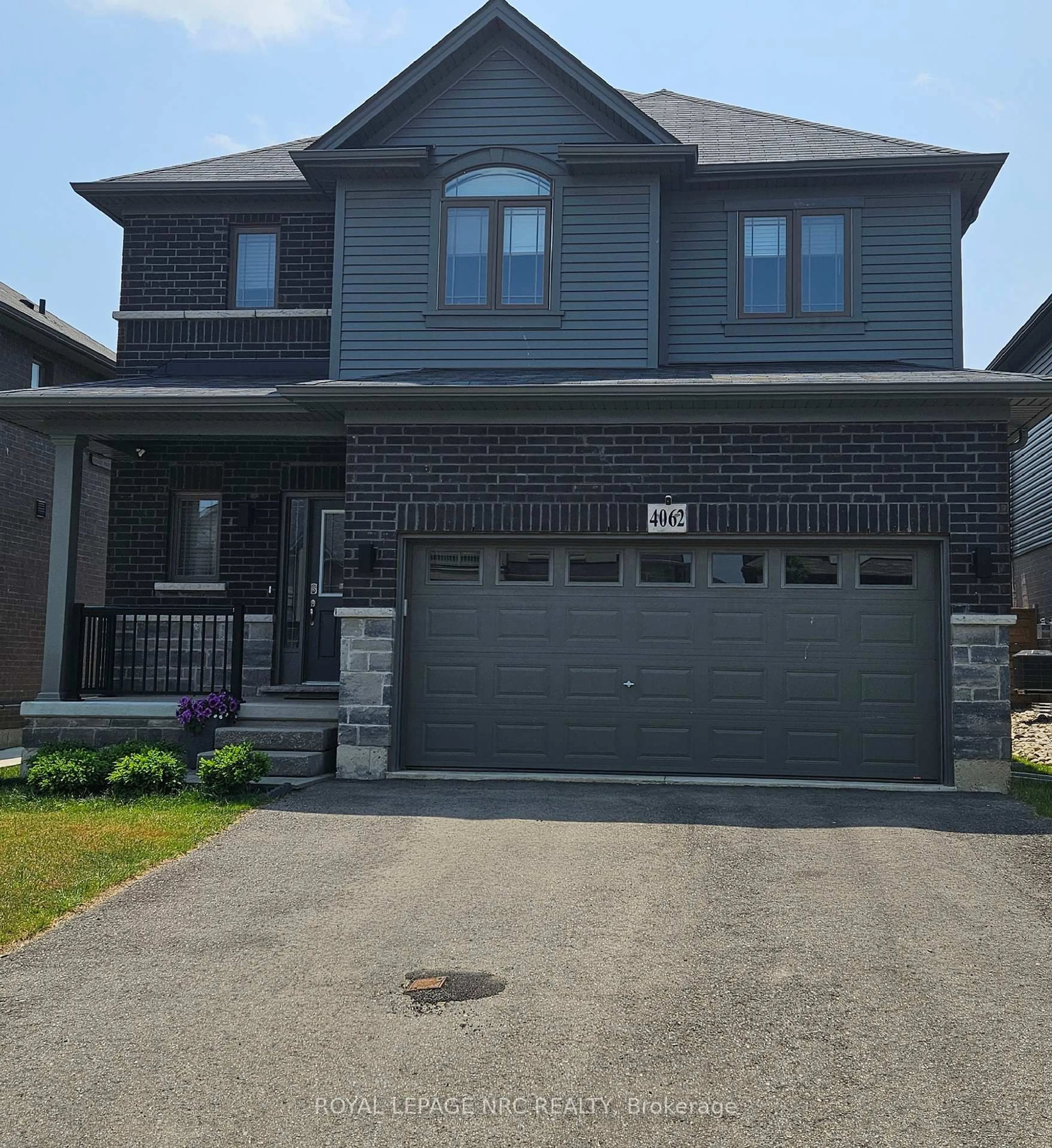 Home with brick exterior material, street for 4062 Thomas St, Lincoln Ontario L3J 0S5