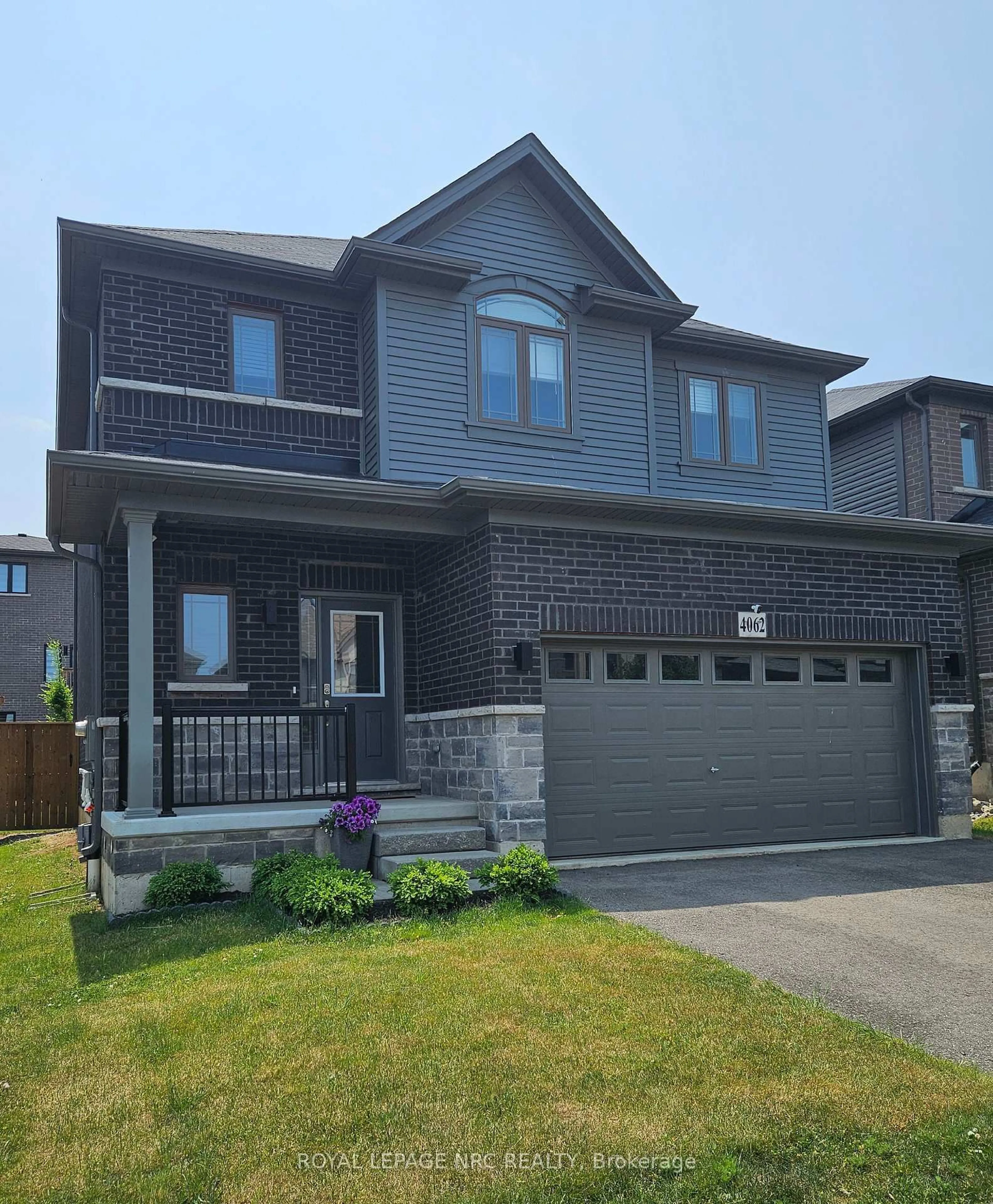 Home with brick exterior material, street for 4062 Thomas St, Lincoln Ontario L3J 0S5