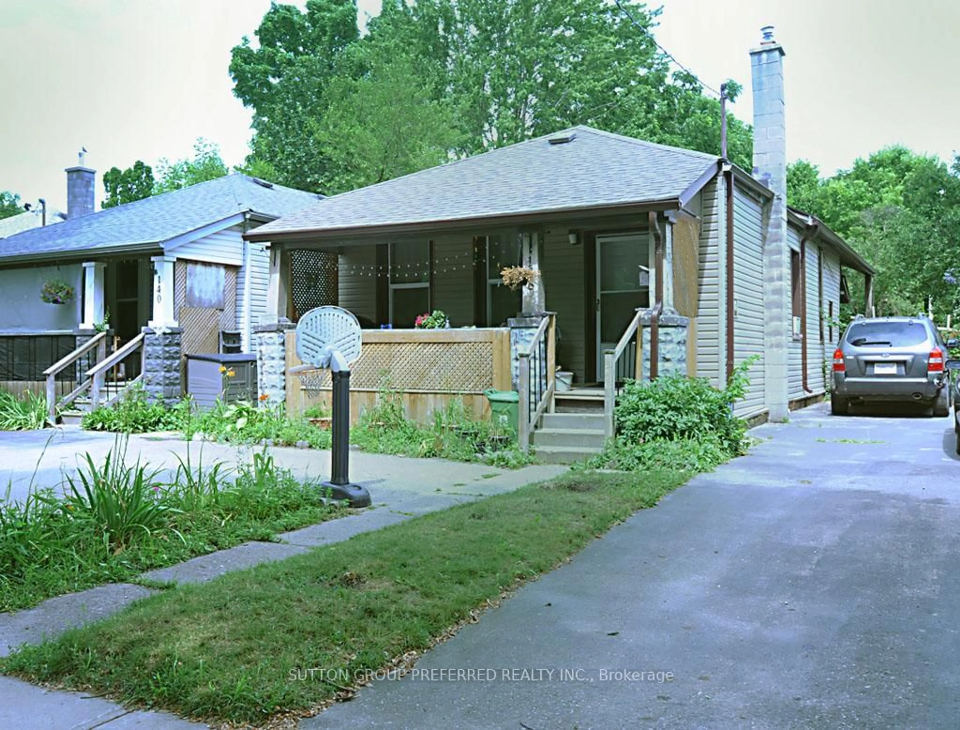 Home with vinyl exterior material, street for 138 Colborne St, London East Ontario N6B 2R9