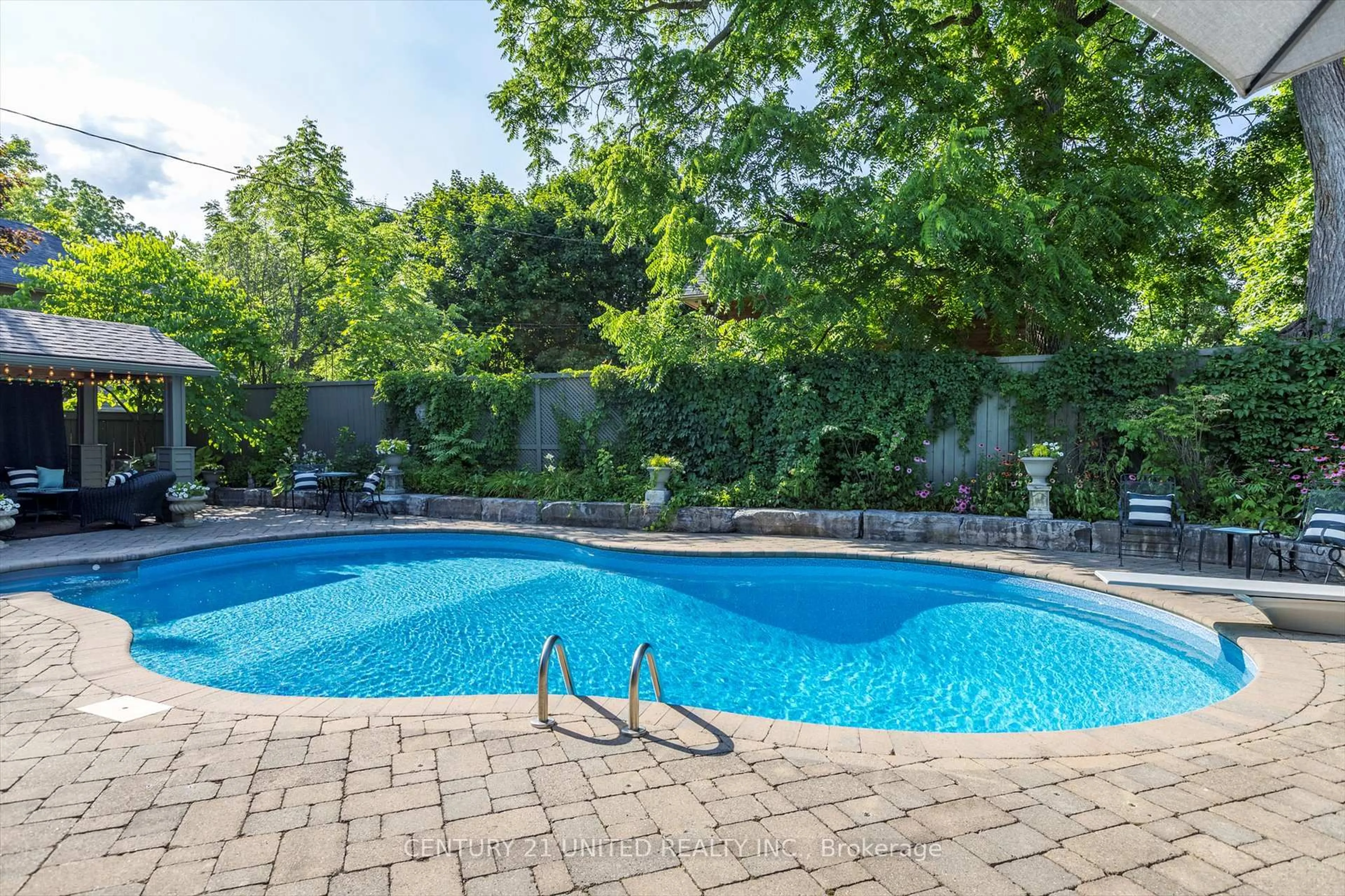 Pool for 466 Weller St, Peterborough Central Ontario K9H 2N6