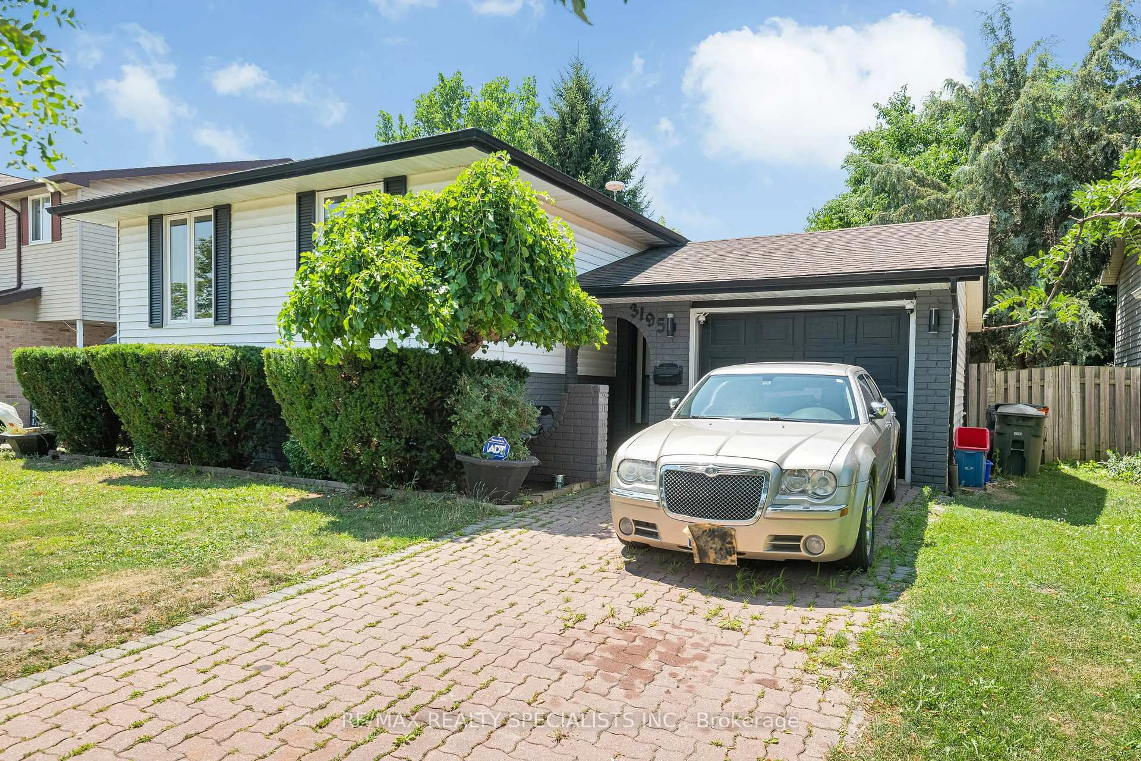Unknown for 3195 Conservation Dr, Windsor Ontario N8W 5B8