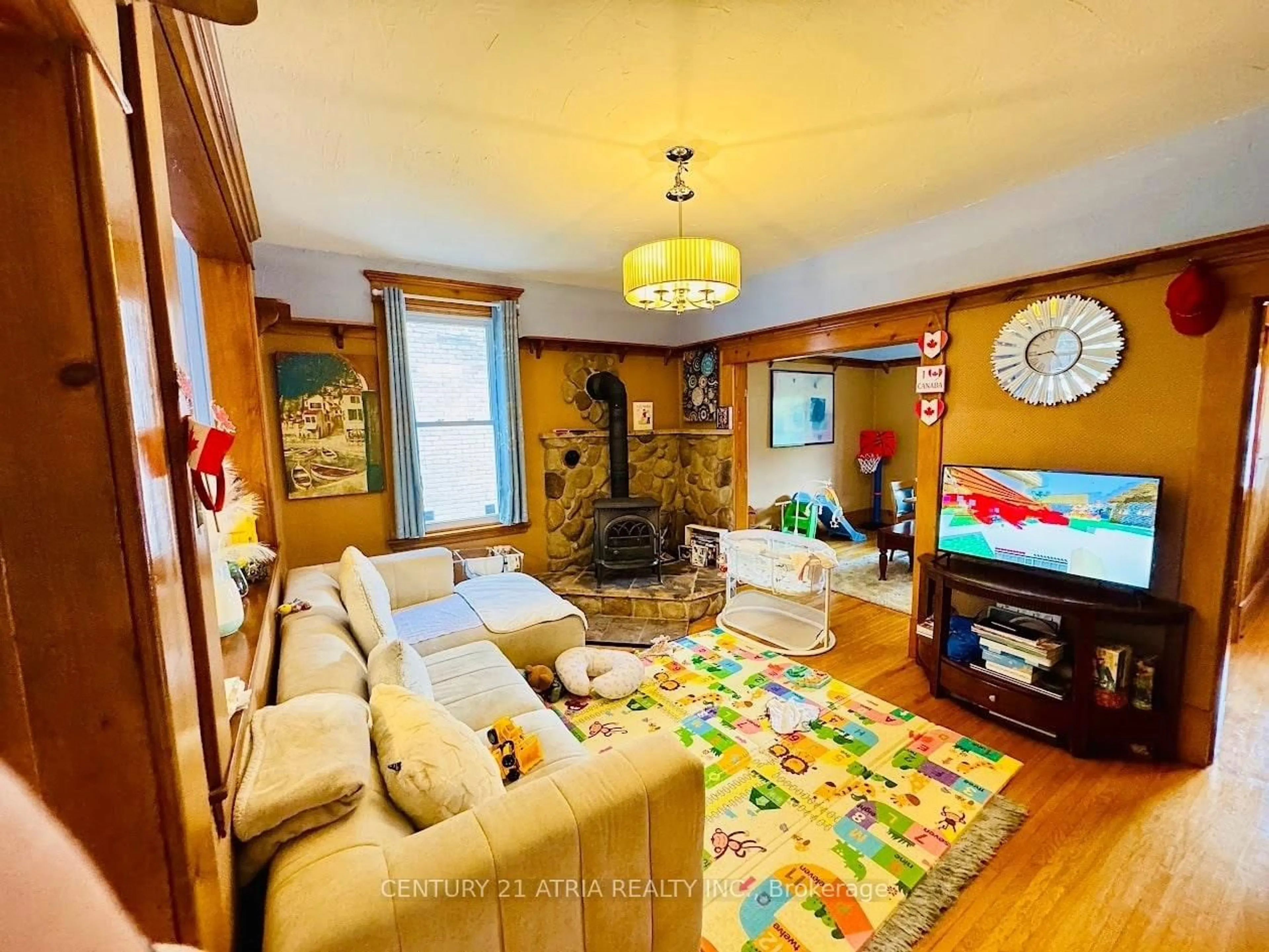 Living room with furniture, unknown for 208 Park St, Peterborough Central Ontario K9J 3P8