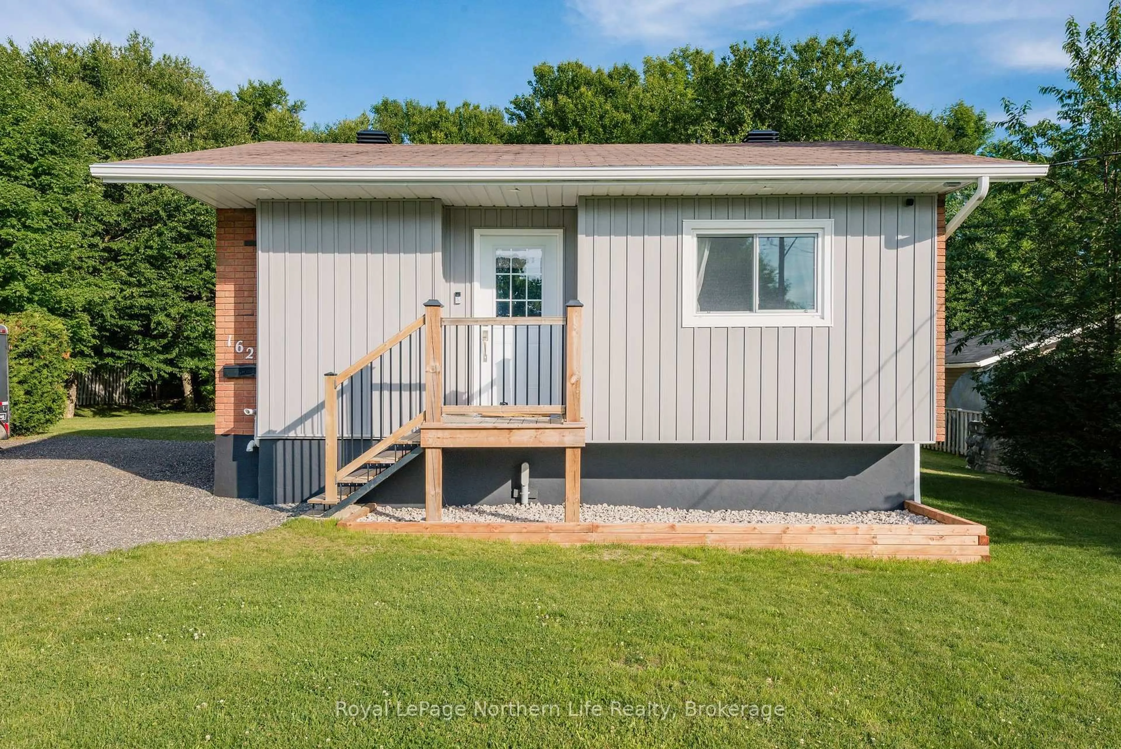 Shed for 162 Francis Ave, North Bay Ontario P1C 1B2