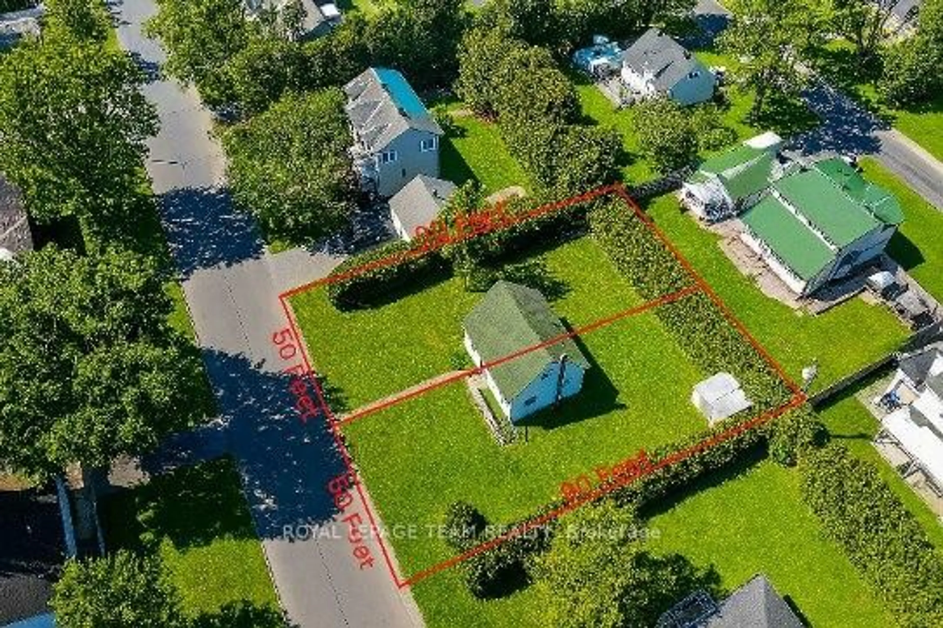 A pic from outside/outdoor area/front of a property/back of a property/a pic from drone, street for 115 Rita Ave, Ottawa Ontario K2G 2H2