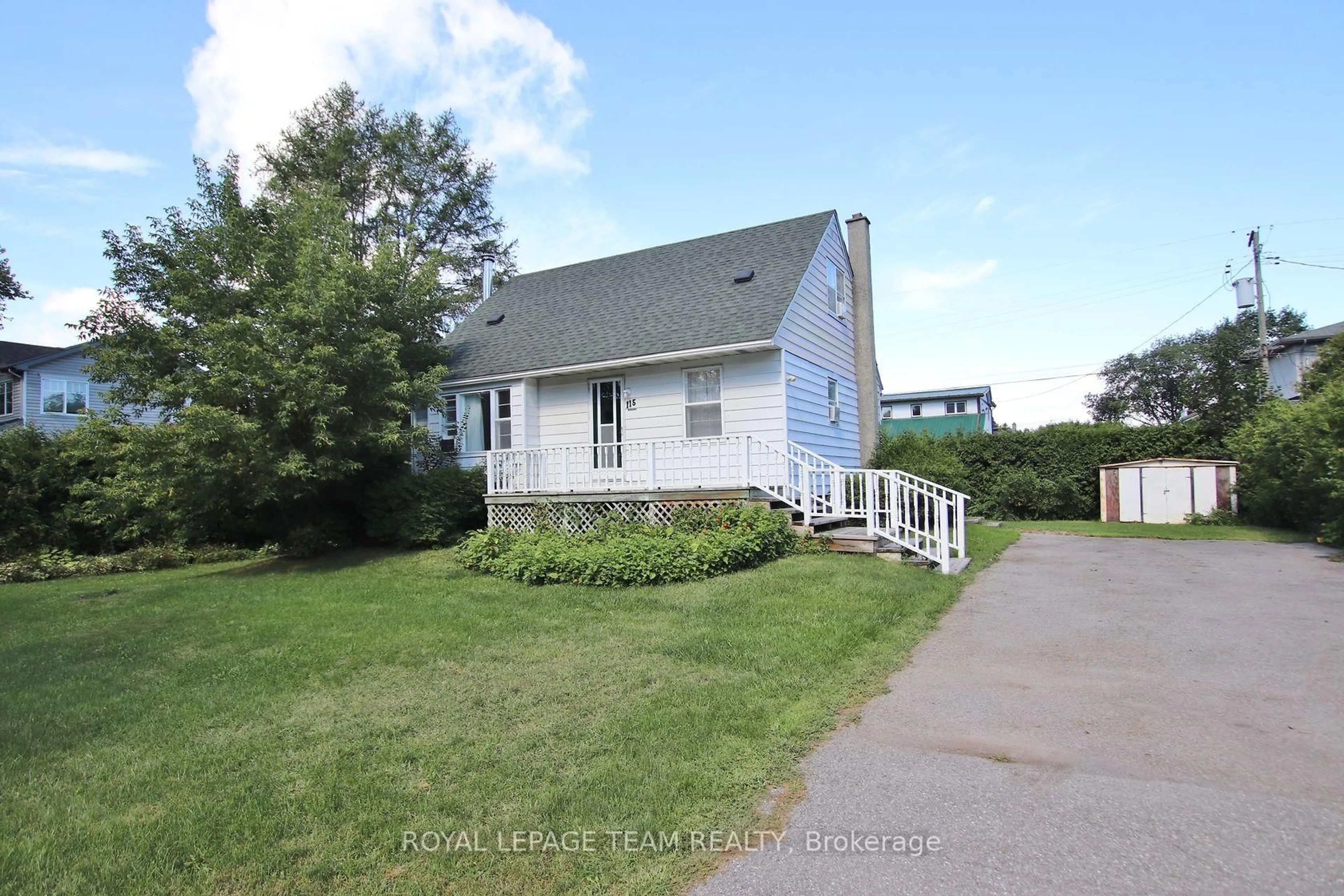 A pic from outside/outdoor area/front of a property/back of a property/a pic from drone, street for 115 Rita Ave, Ottawa Ontario K2G 2H2