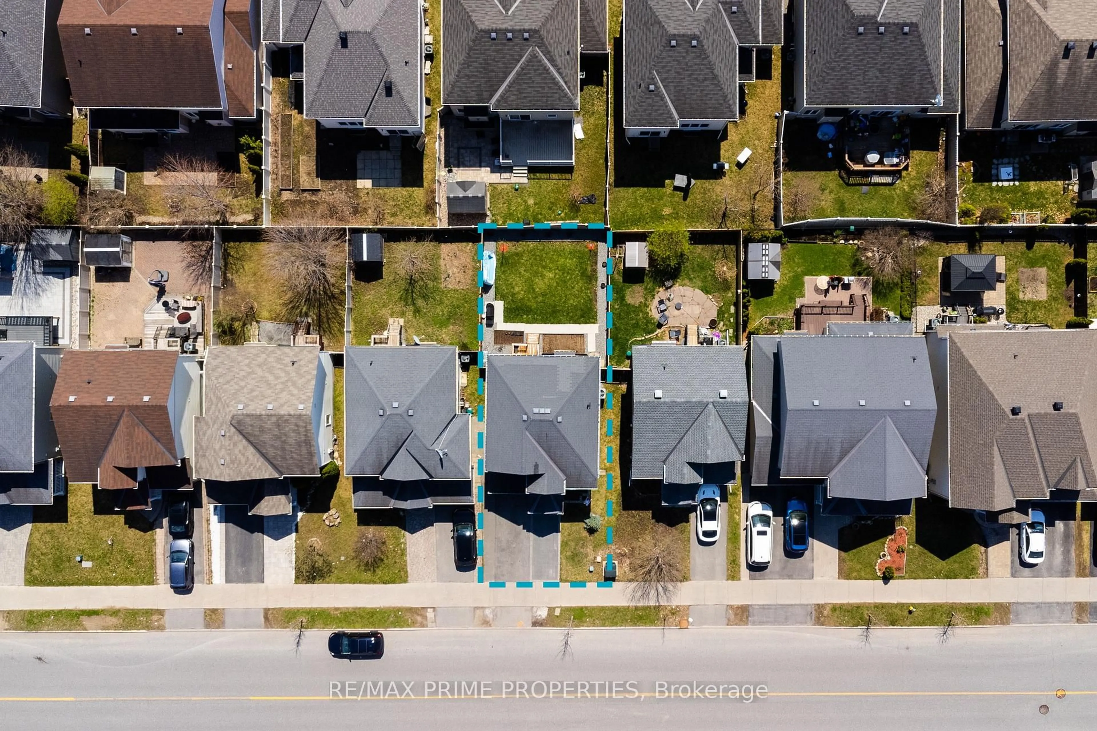 A pic from outside/outdoor area/front of a property/back of a property/a pic from drone, street for 513 PAUL METIVIER Dr, Ottawa Ontario K2J 0H4