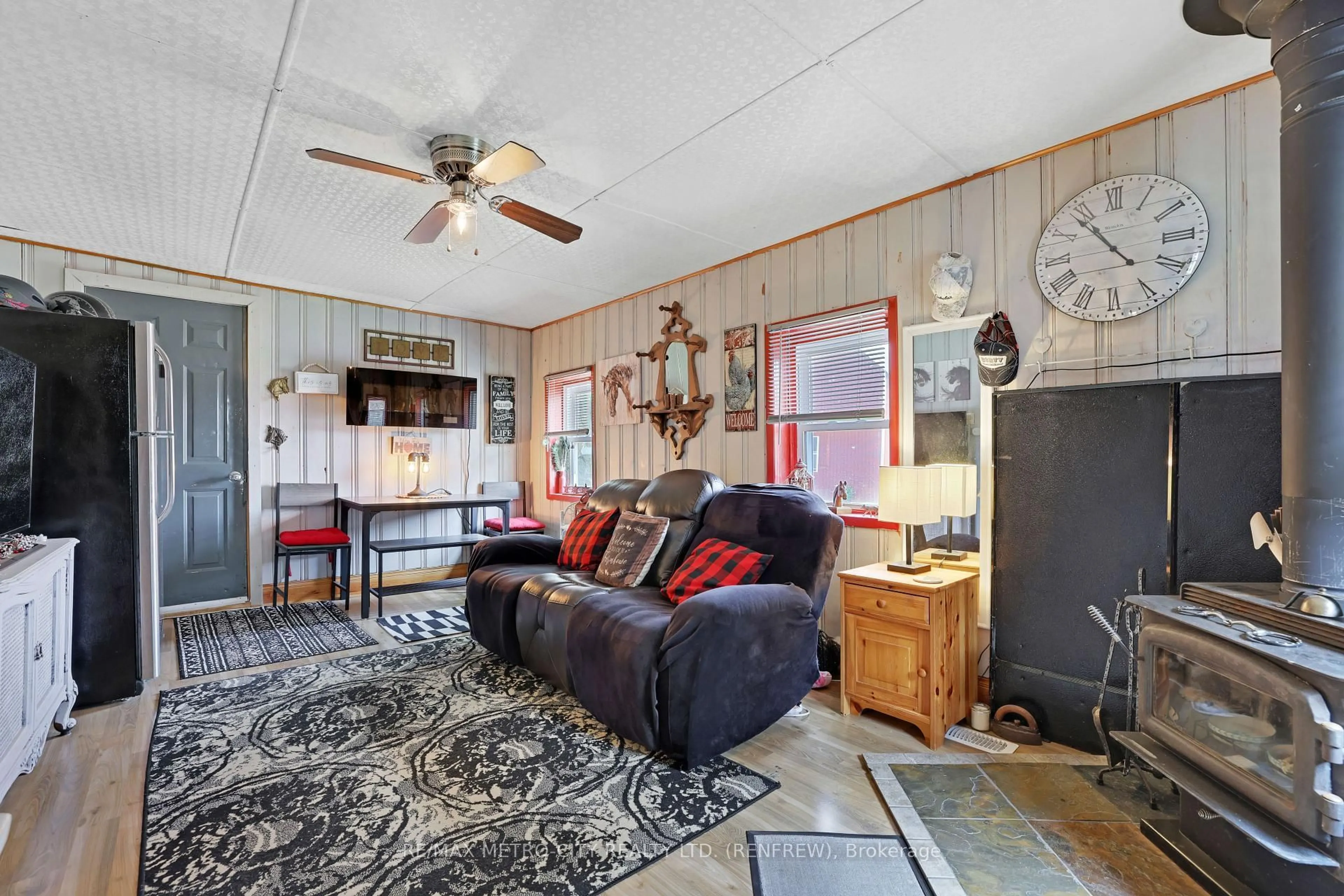 Living room with furniture, unknown for 155 STORIE Rd, Renfrew Ontario K7V 3Z8