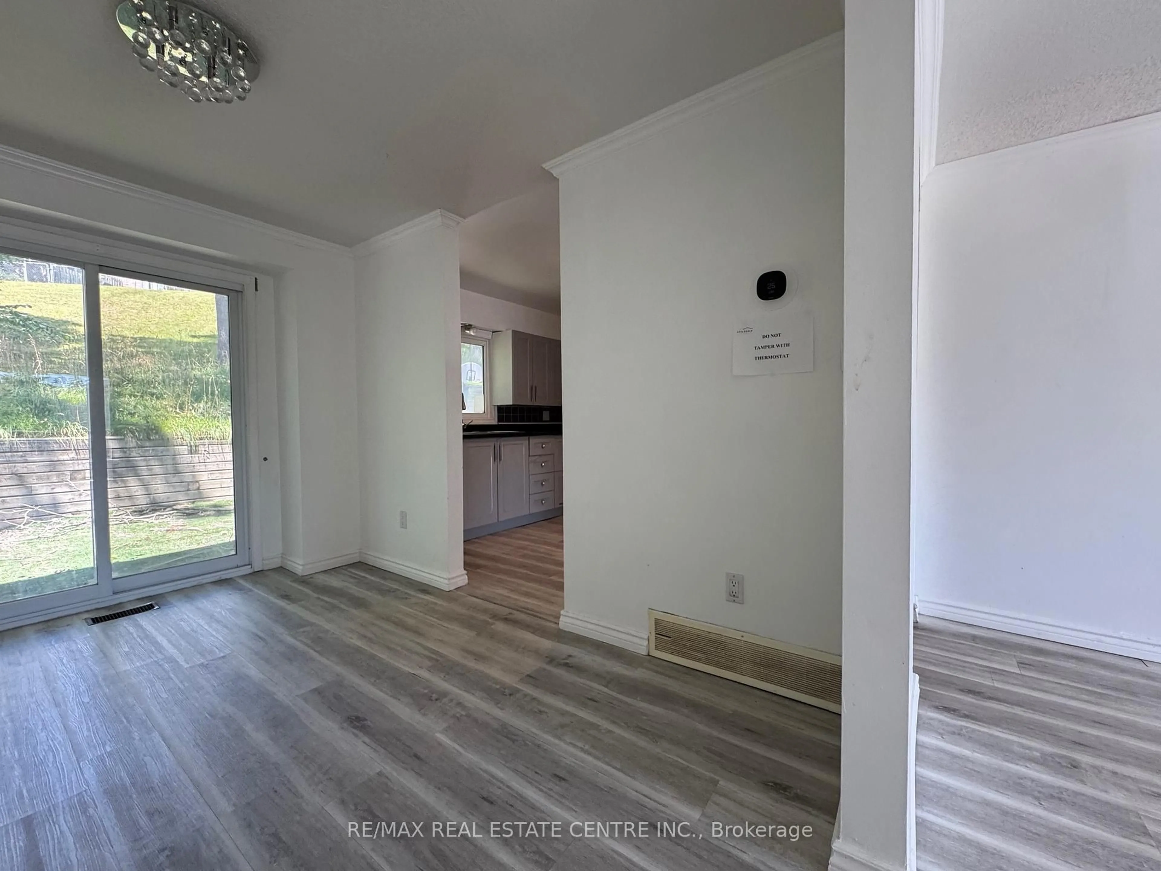 Unknown for 648 Doon Village Rd #5, Kitchener Ontario N2P 1A2