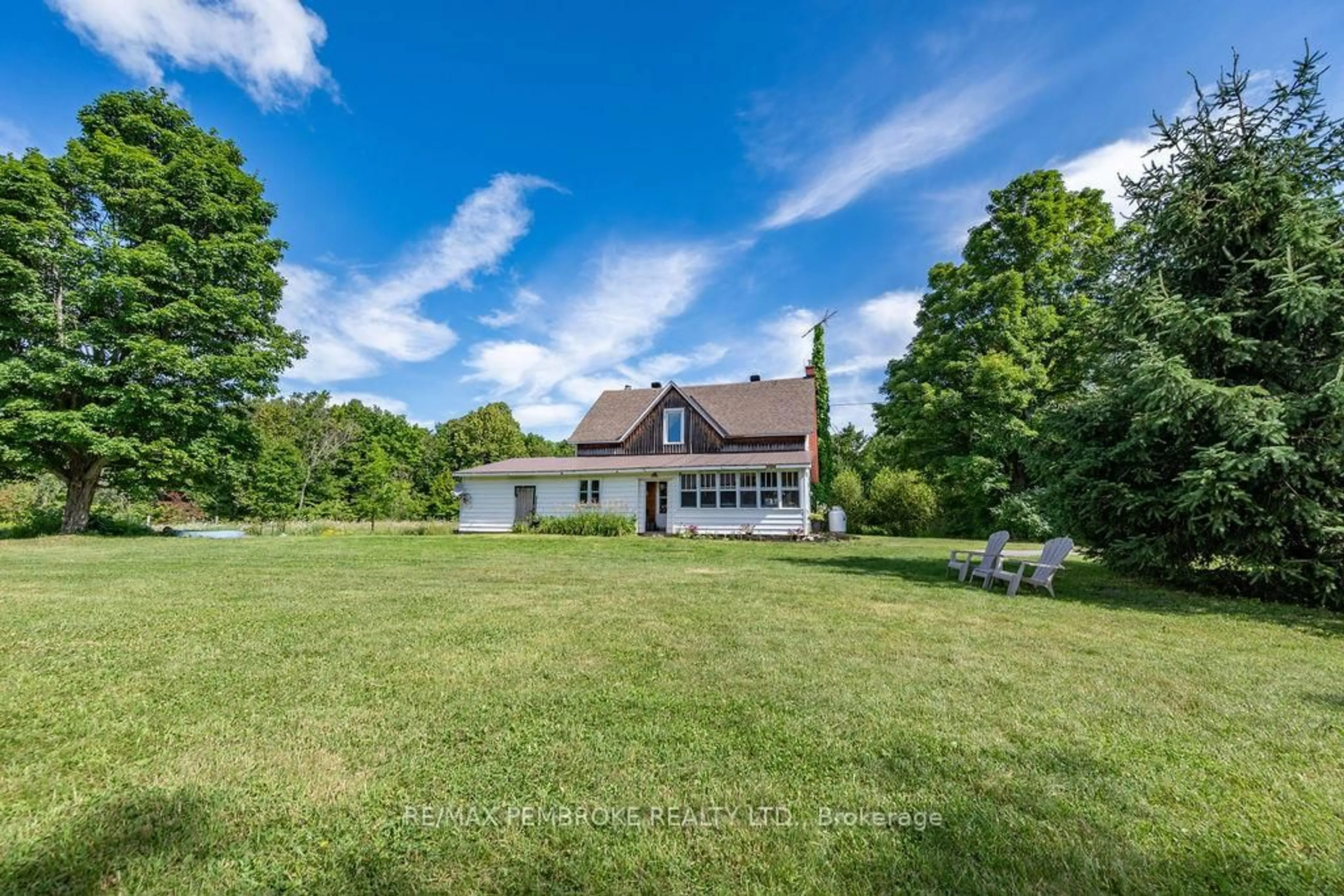 A pic from outside/outdoor area/front of a property/back of a property/a pic from drone, unknown for 416 Baptist Church Rd, Eganville Ontario K0J 1T0