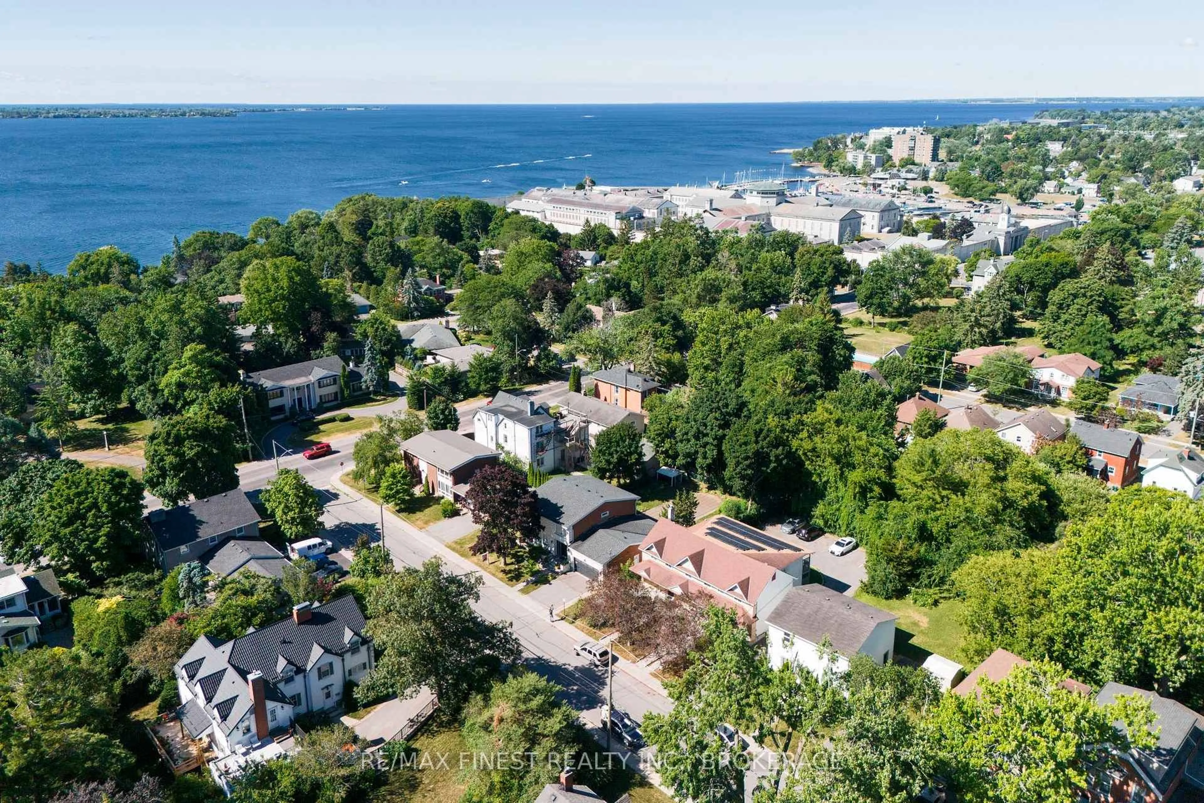 A pic from outside/outdoor area/front of a property/back of a property/a pic from drone, street for 16 Pembroke St, Kingston Ontario K7L 4N4