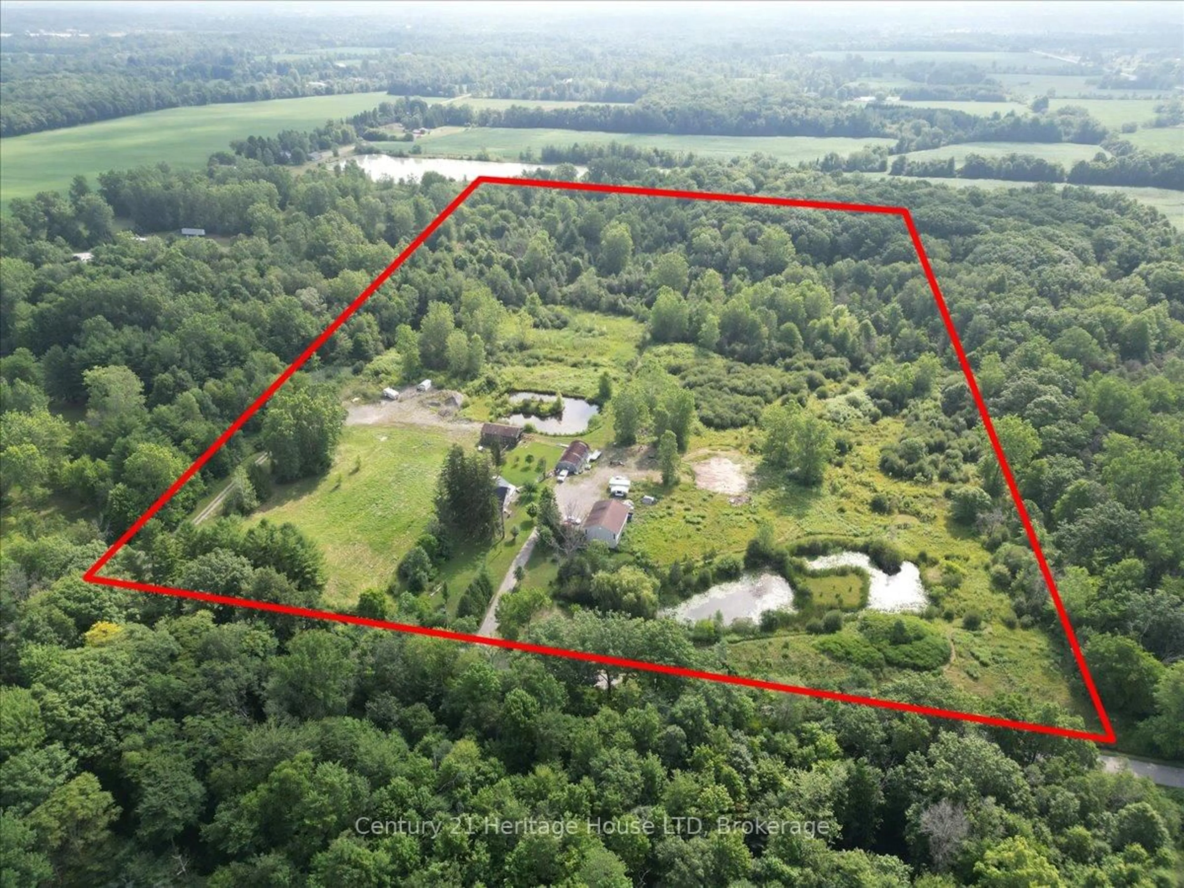 A pic from outside/outdoor area/front of a property/back of a property/a pic from drone, building for 387 Poth St, Pelham Ontario L3B 5N8