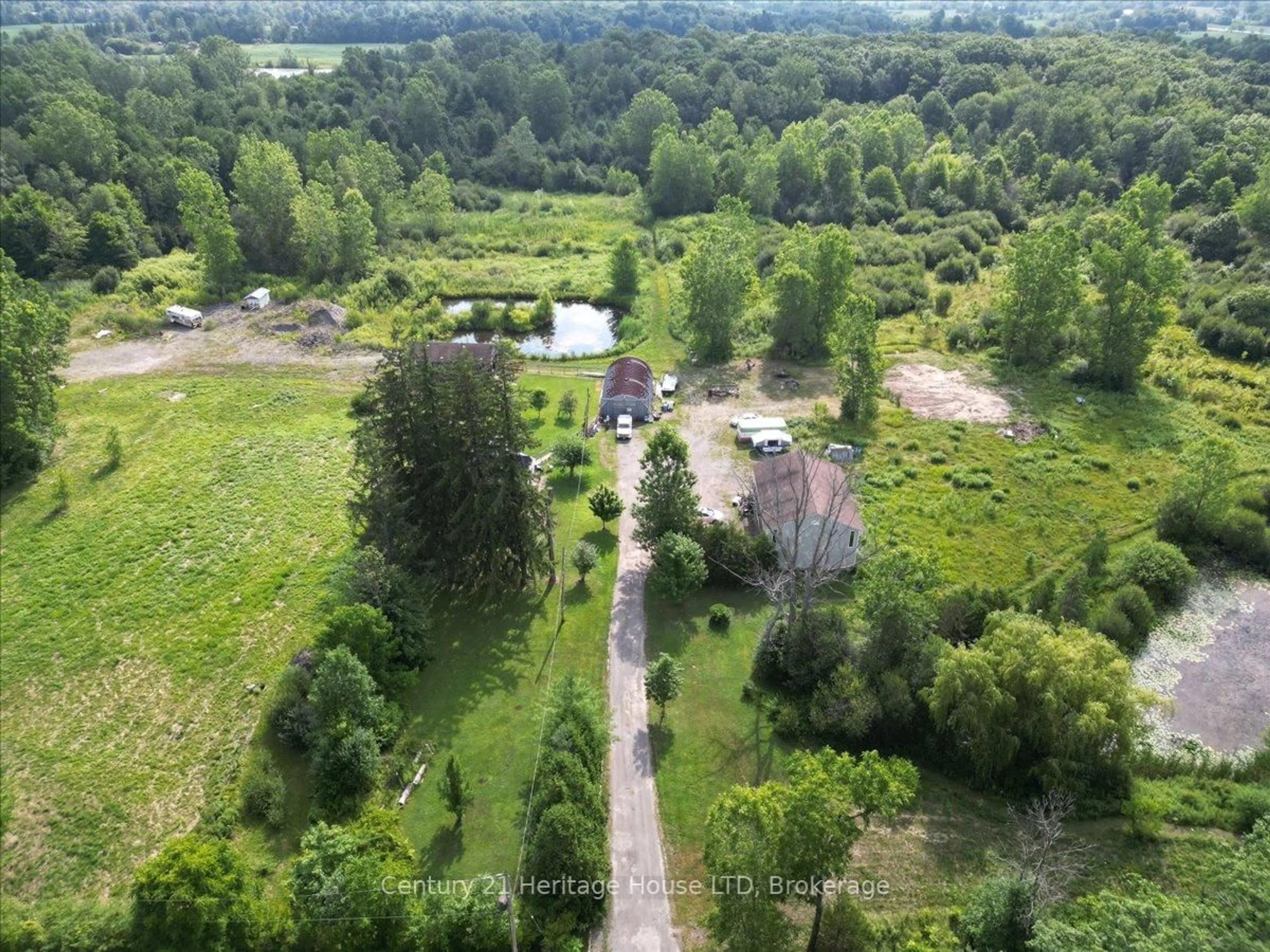 A pic from outside/outdoor area/front of a property/back of a property/a pic from drone, forest/trees view for 387 Poth St, Pelham Ontario L3B 5N8