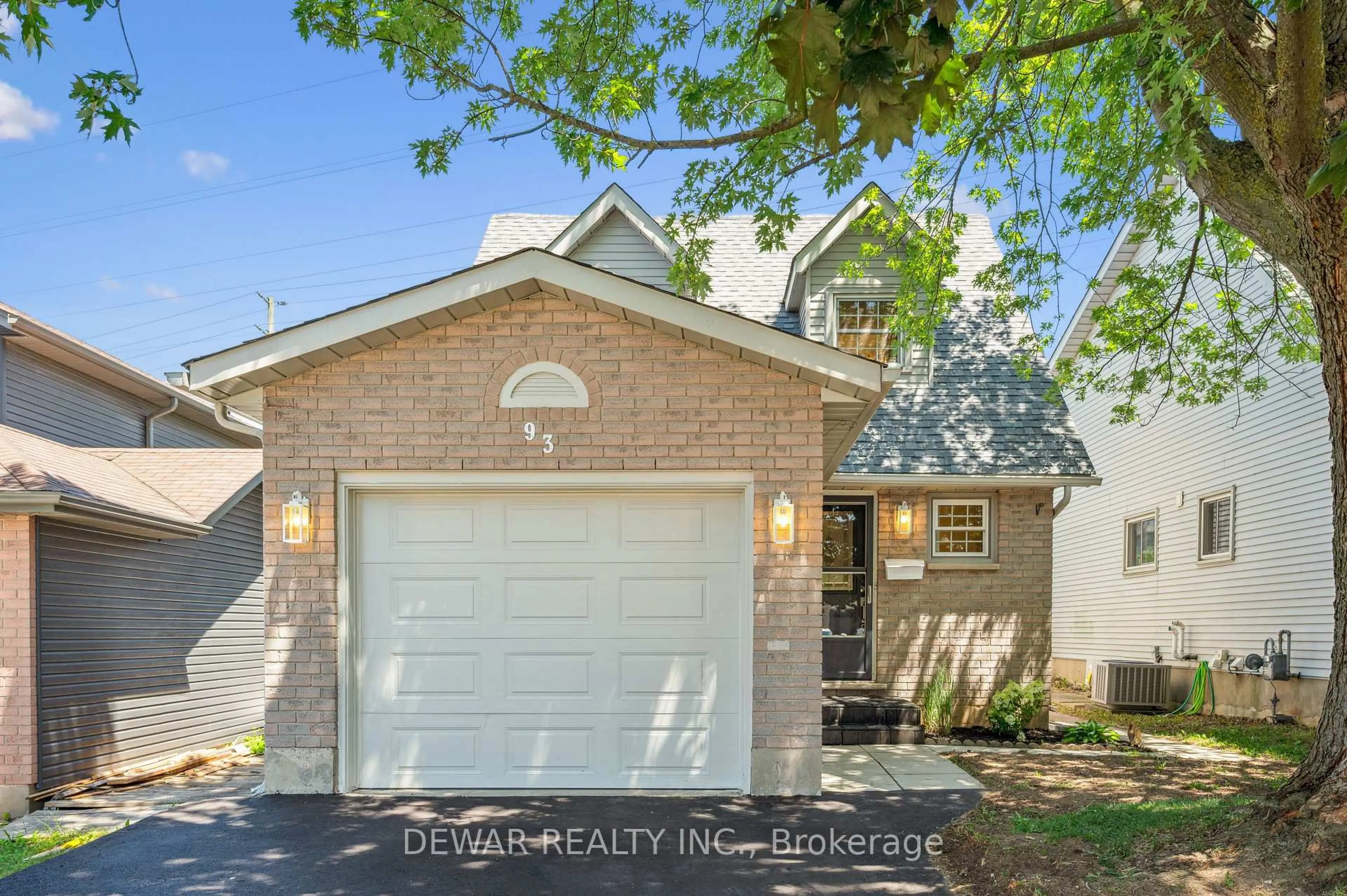 Home with brick exterior material, street for 93 Glenbrook Cres, Cambridge Ontario N1R 7Z3