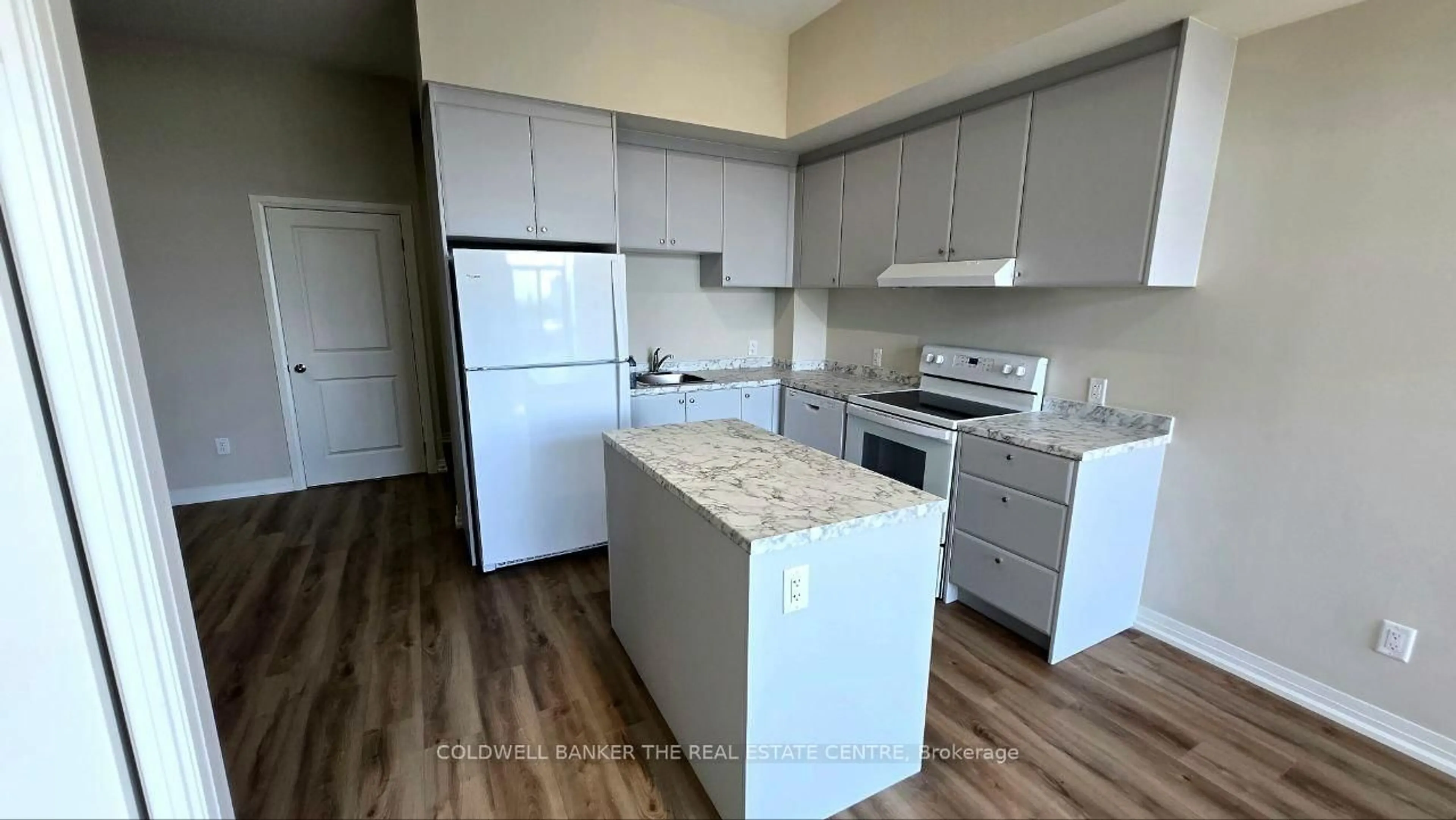 Standard kitchen, wood/laminate floor for 50 Herrick Ave #UP38, St. Catharines Ontario L2P 0G3