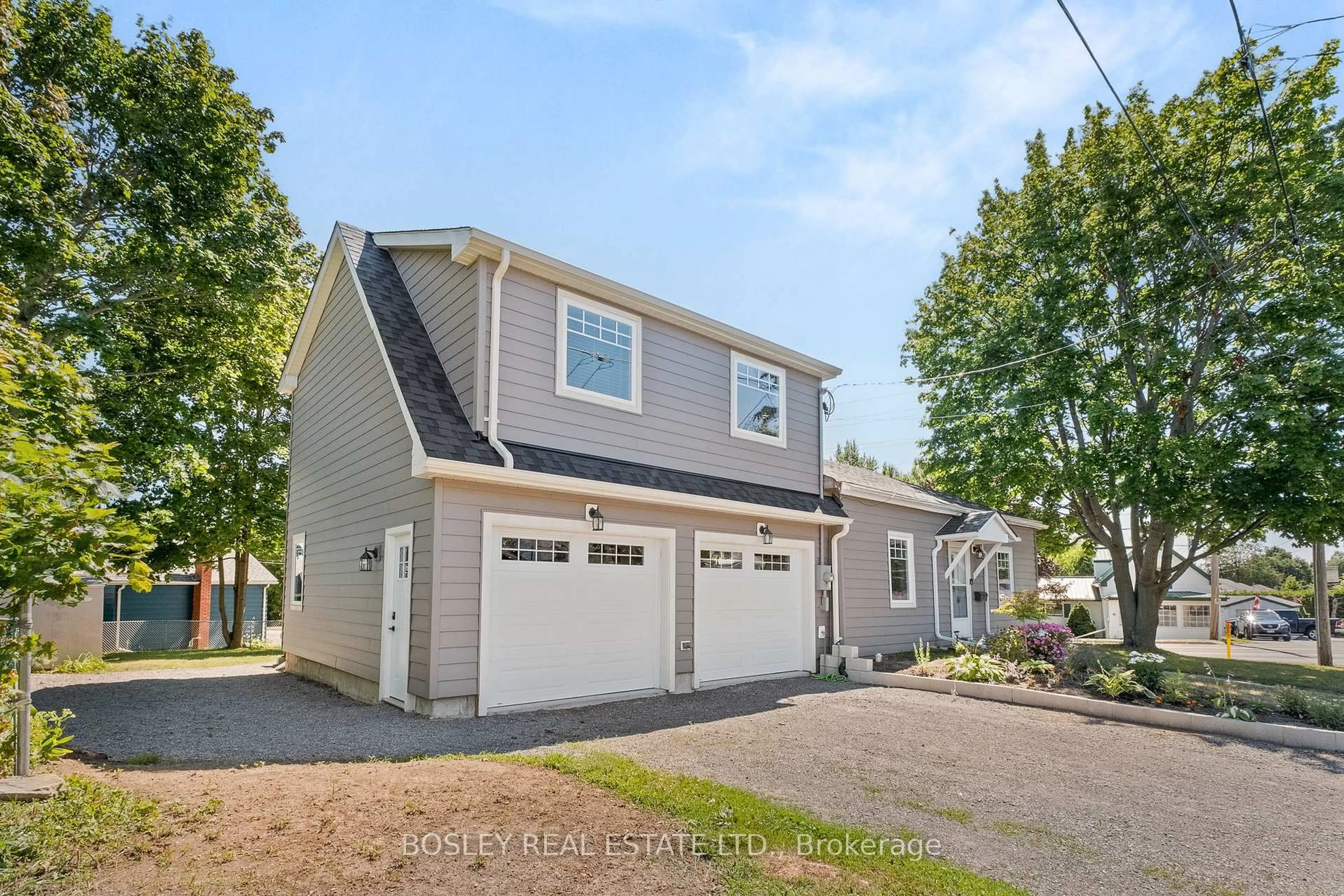 Home with vinyl exterior material, street for 121 Charles St, Port Hope Ontario L1A 1T1