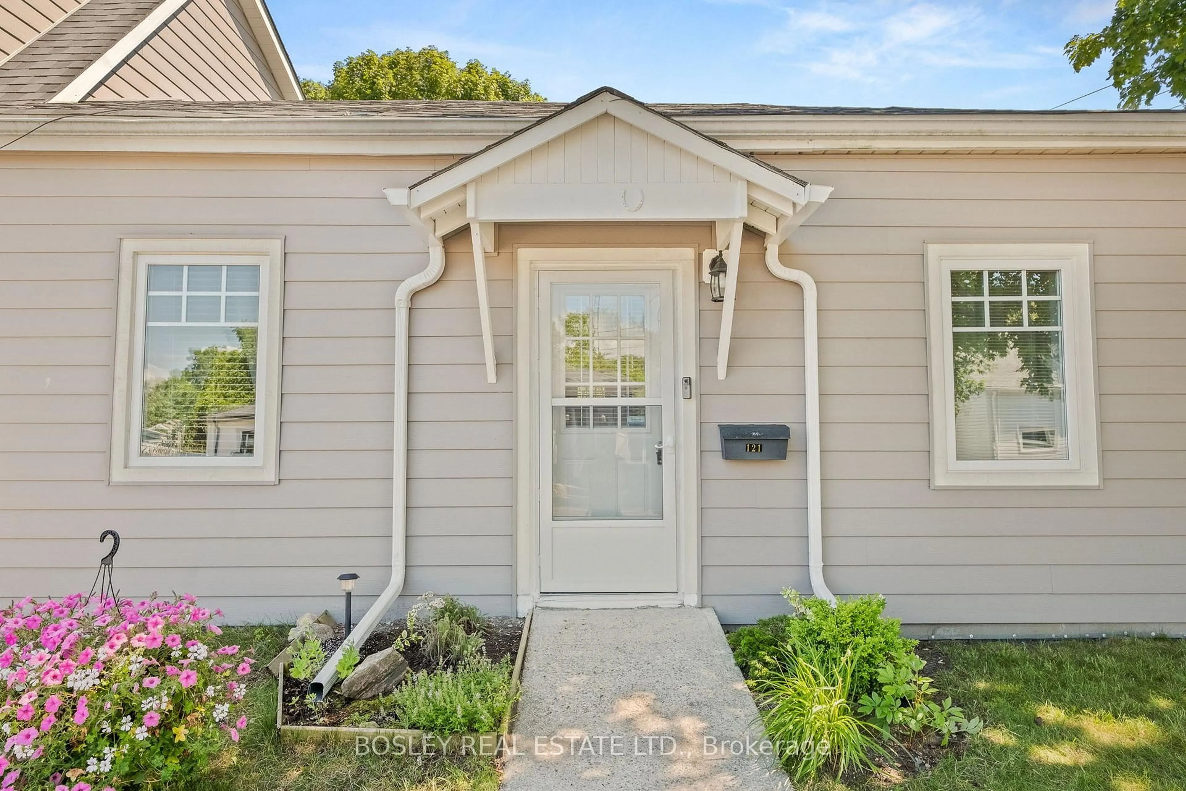 Unknown for 121 Charles St, Port Hope Ontario L1A 1T1
