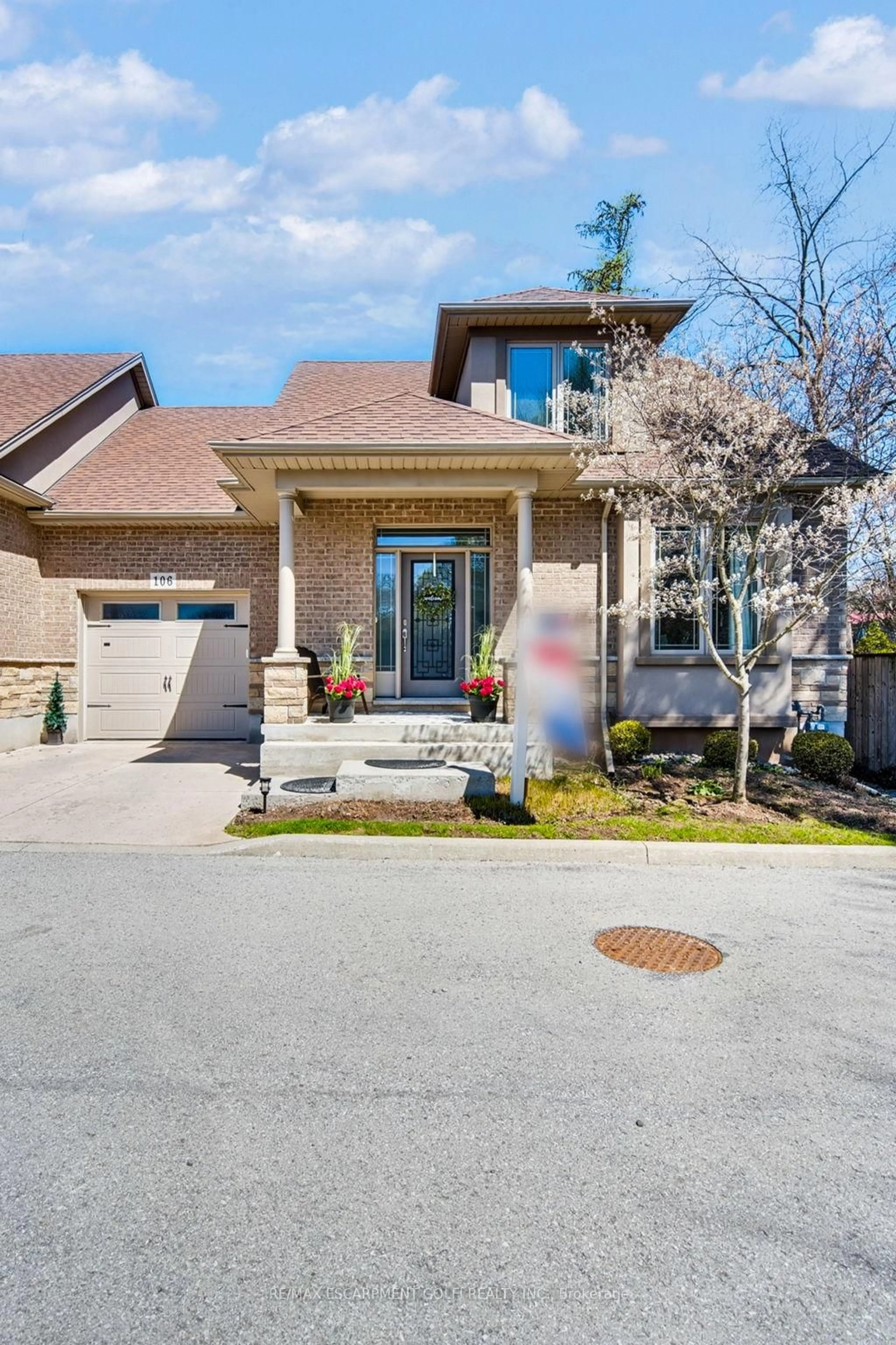 Home with brick exterior material, street for 6186 Dorchester Rd #106, Niagara Falls Ontario L2G 0G4